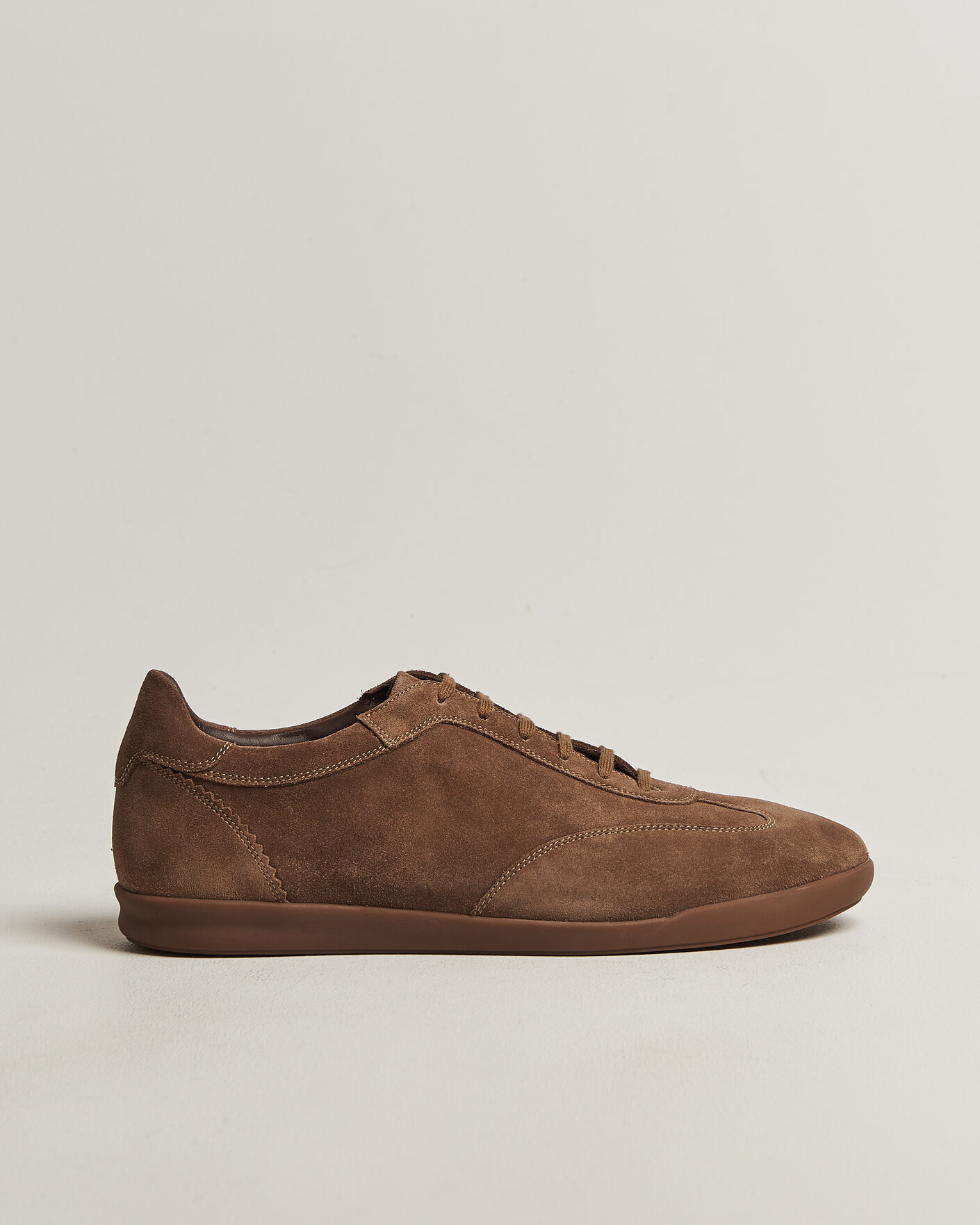 Mies | Tennarit | Loake 1880 | Mayfair Suede Dress Sneaker Flint
