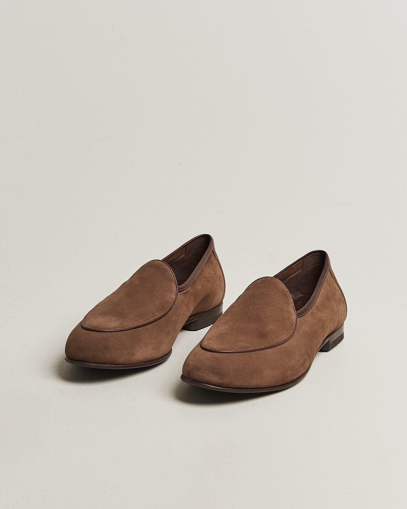Mies | Loaferit | Loake 1880 | Belgrave Suede Belgian Loafer Flint