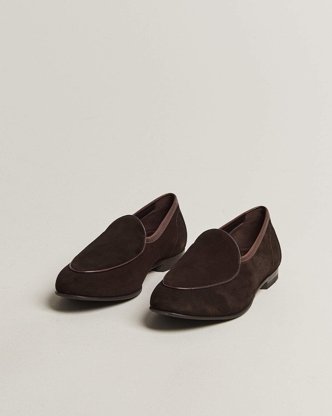 Mies | Loaferit | Loake 1880 | Belgrave Suede Belgian Loafer Dark Brown