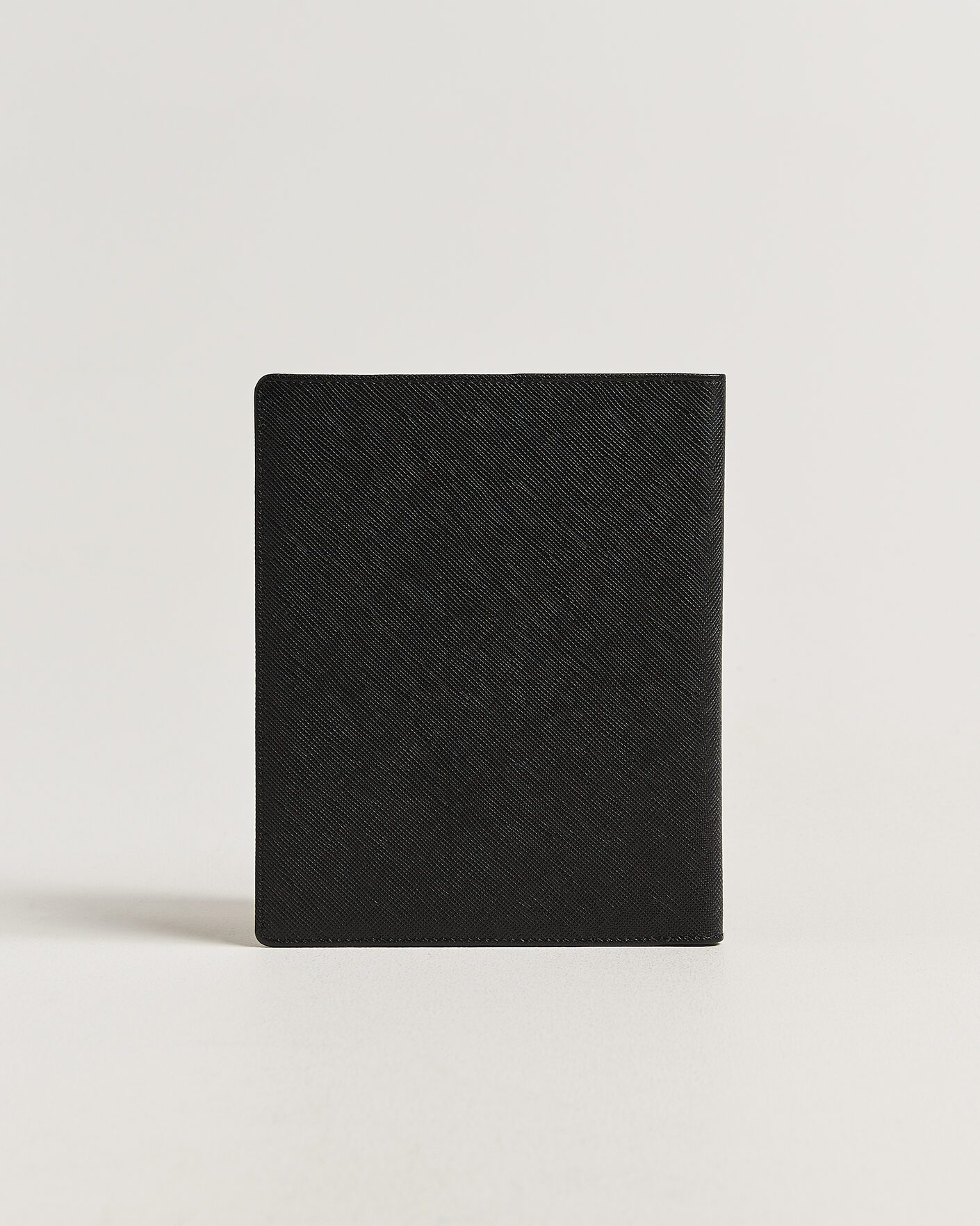 Mies | Lehtiöt | Loake Shoemakers | Savoy Grain Leather Notebook Black