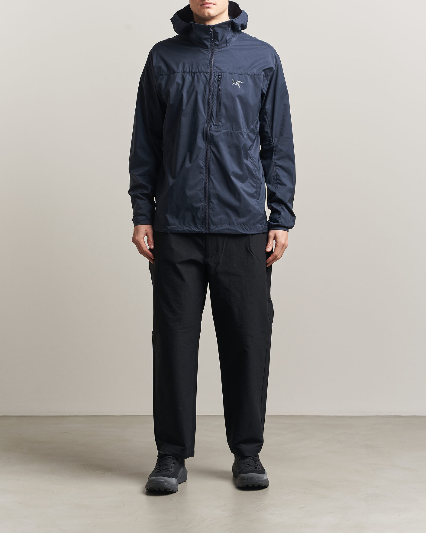 Mies | Takit | Arc'teryx | Squamish Lightweight Hooded Jacket Black Sapphire
