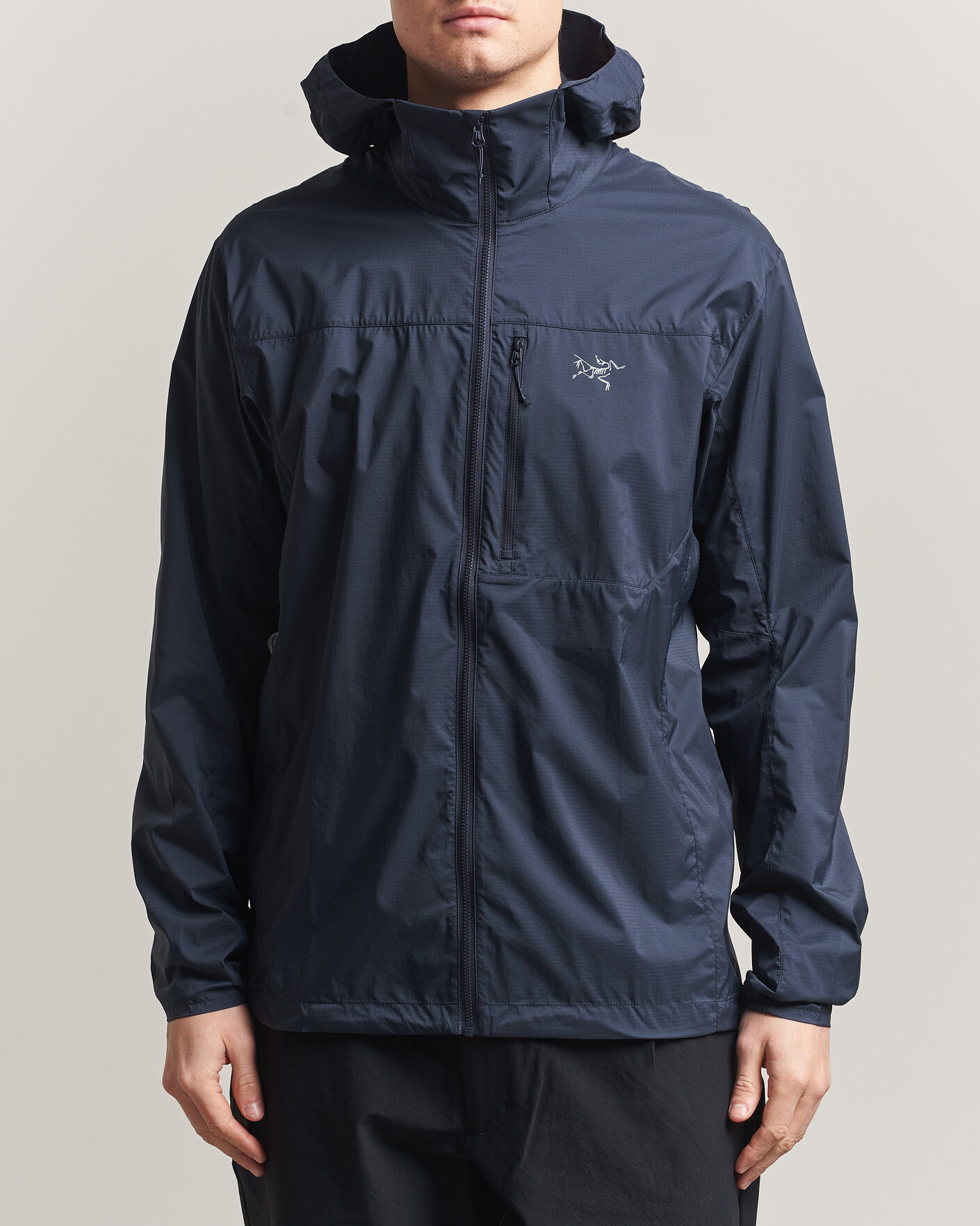 Mies | Takit | Arc'teryx | Squamish Lightweight Hooded Jacket Black Sapphire