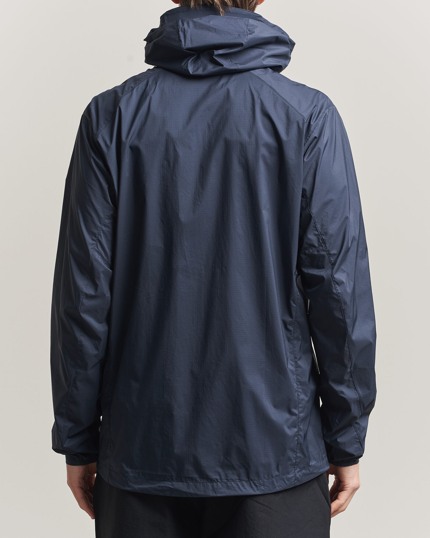 Mies | Takit | Arc'teryx | Squamish Lightweight Hooded Jacket Black Sapphire