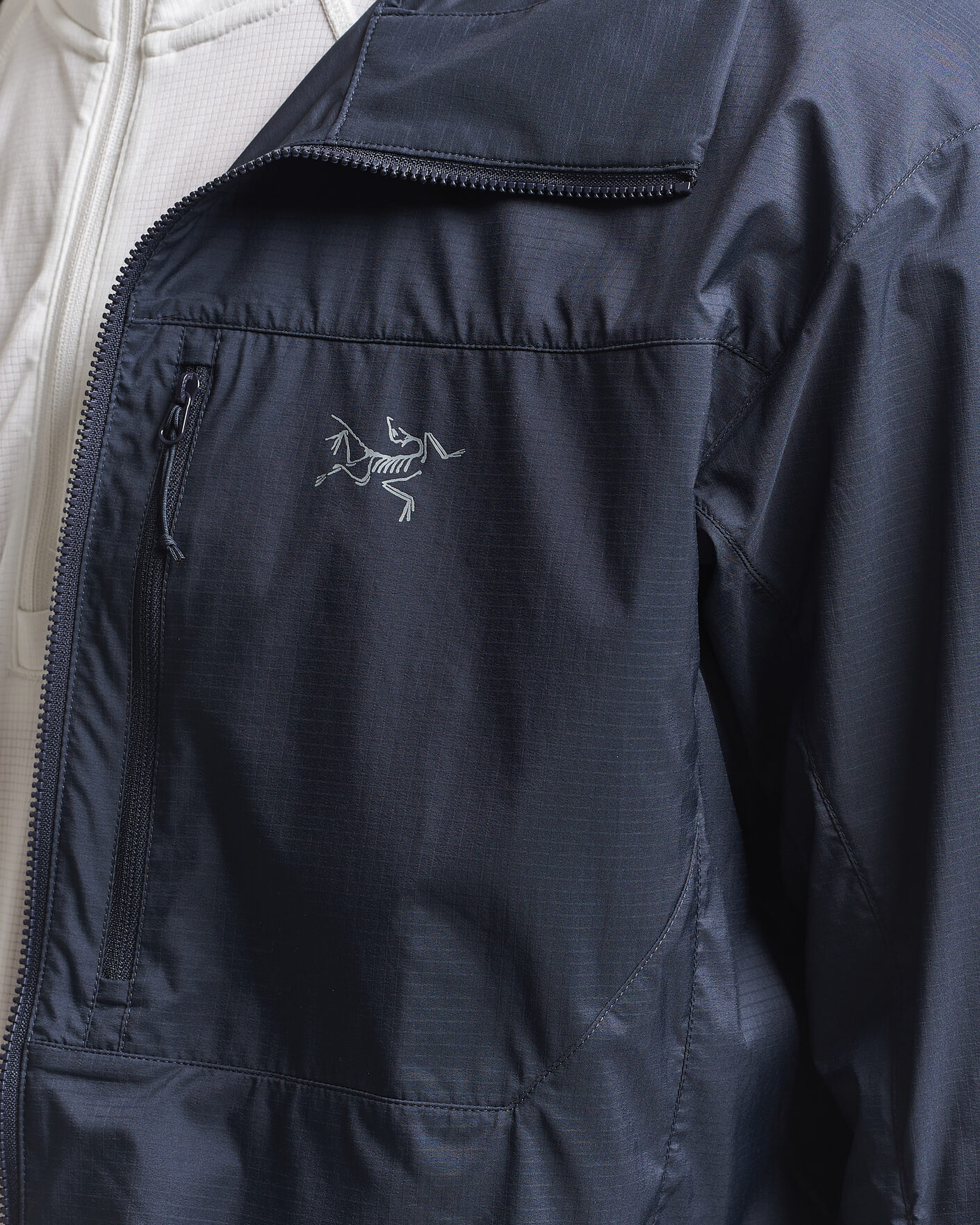 Mies | Takit | Arc'teryx | Squamish Lightweight Hooded Jacket Black Sapphire