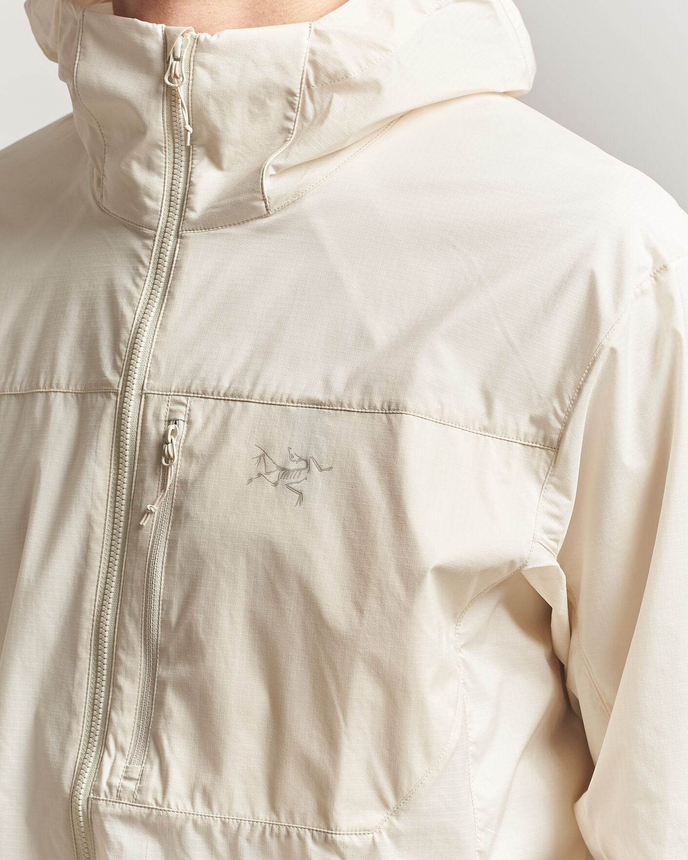 Mies | Takit | Arc'teryx | Squamish Lightweight Hooded Jacket Sea Salt