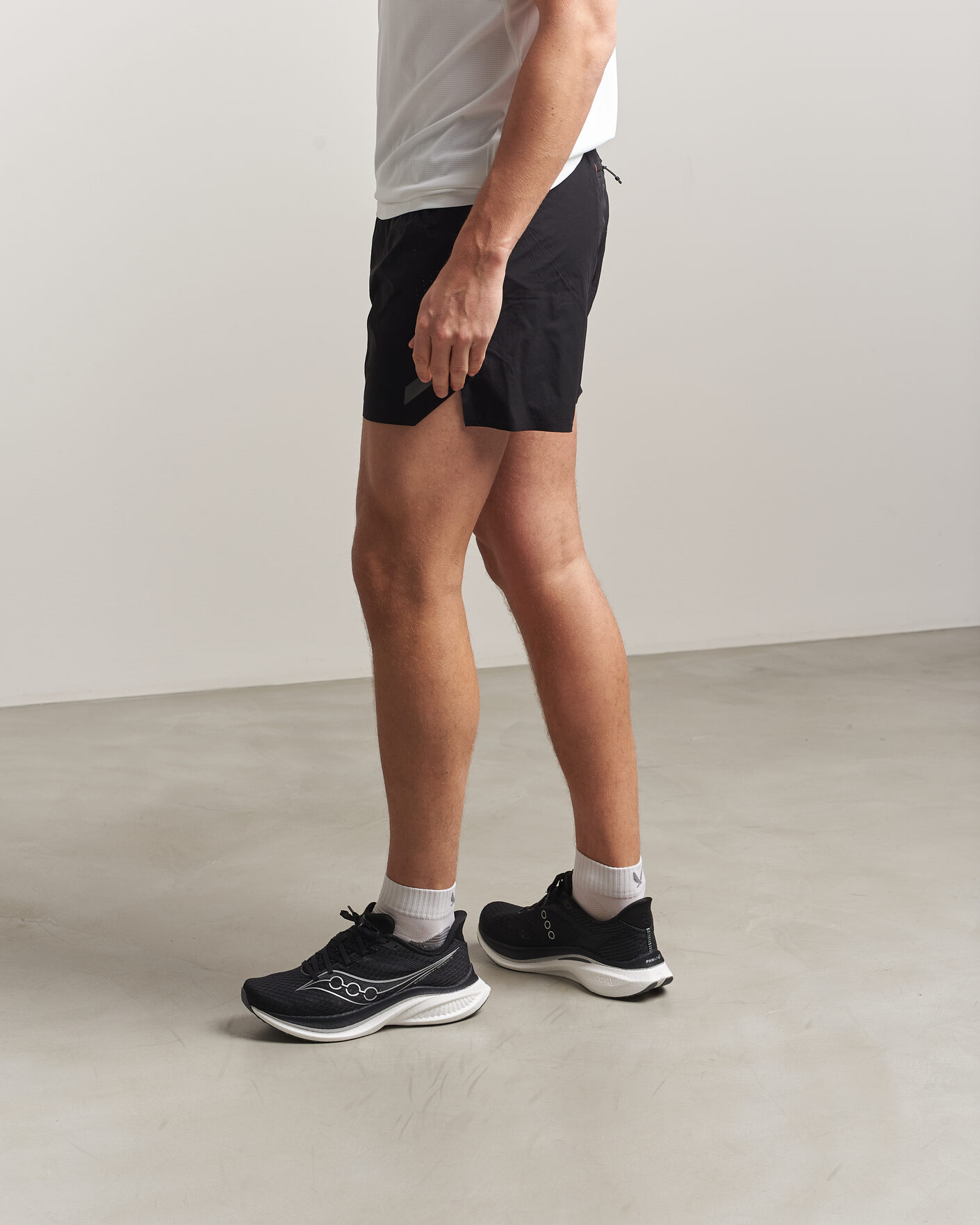 Mies | Juoksukengät | Saucony | Endorphin Speed 5 Black/White