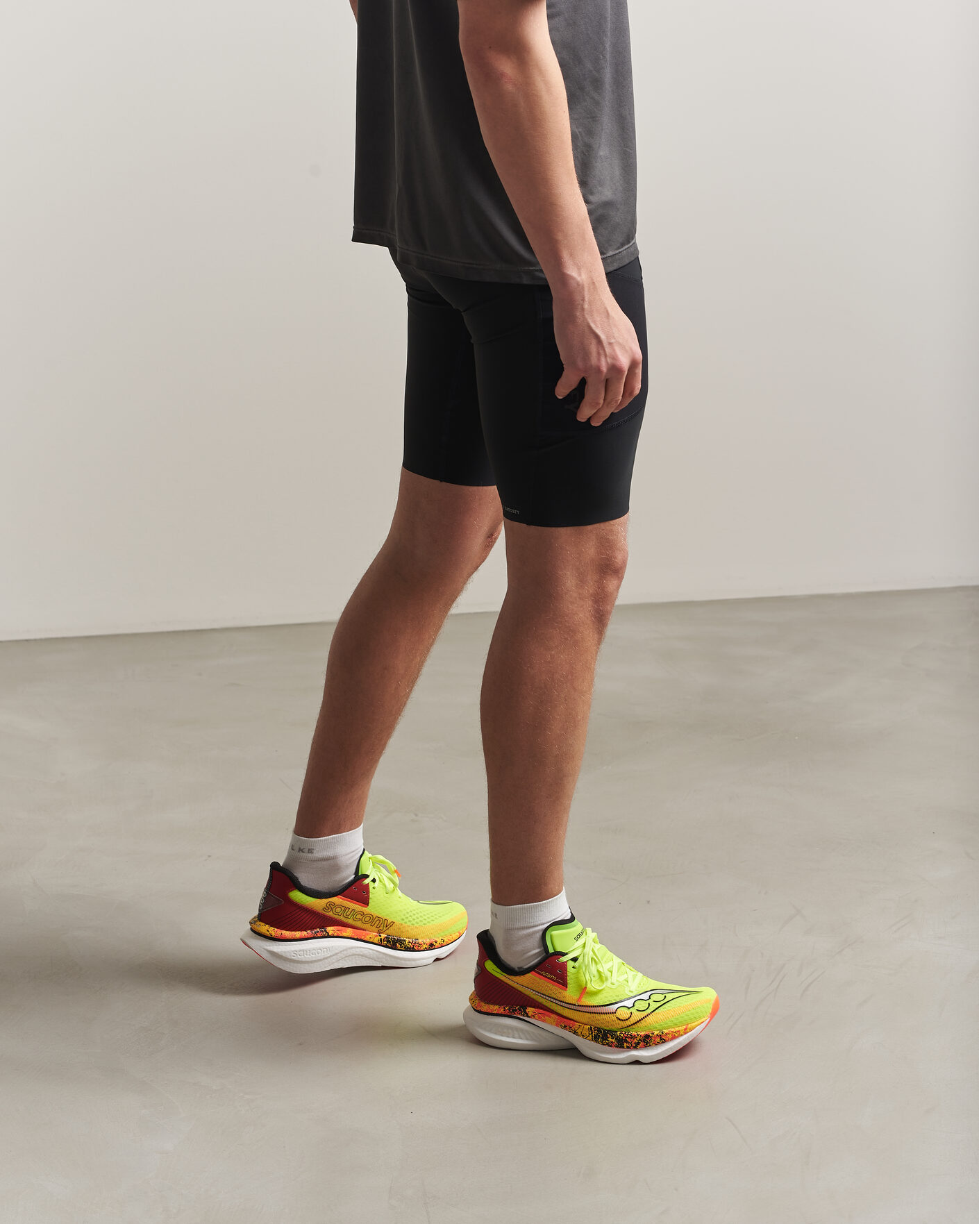 Mies | Juoksukengät | Saucony | Endorphin Azura Citron/Black