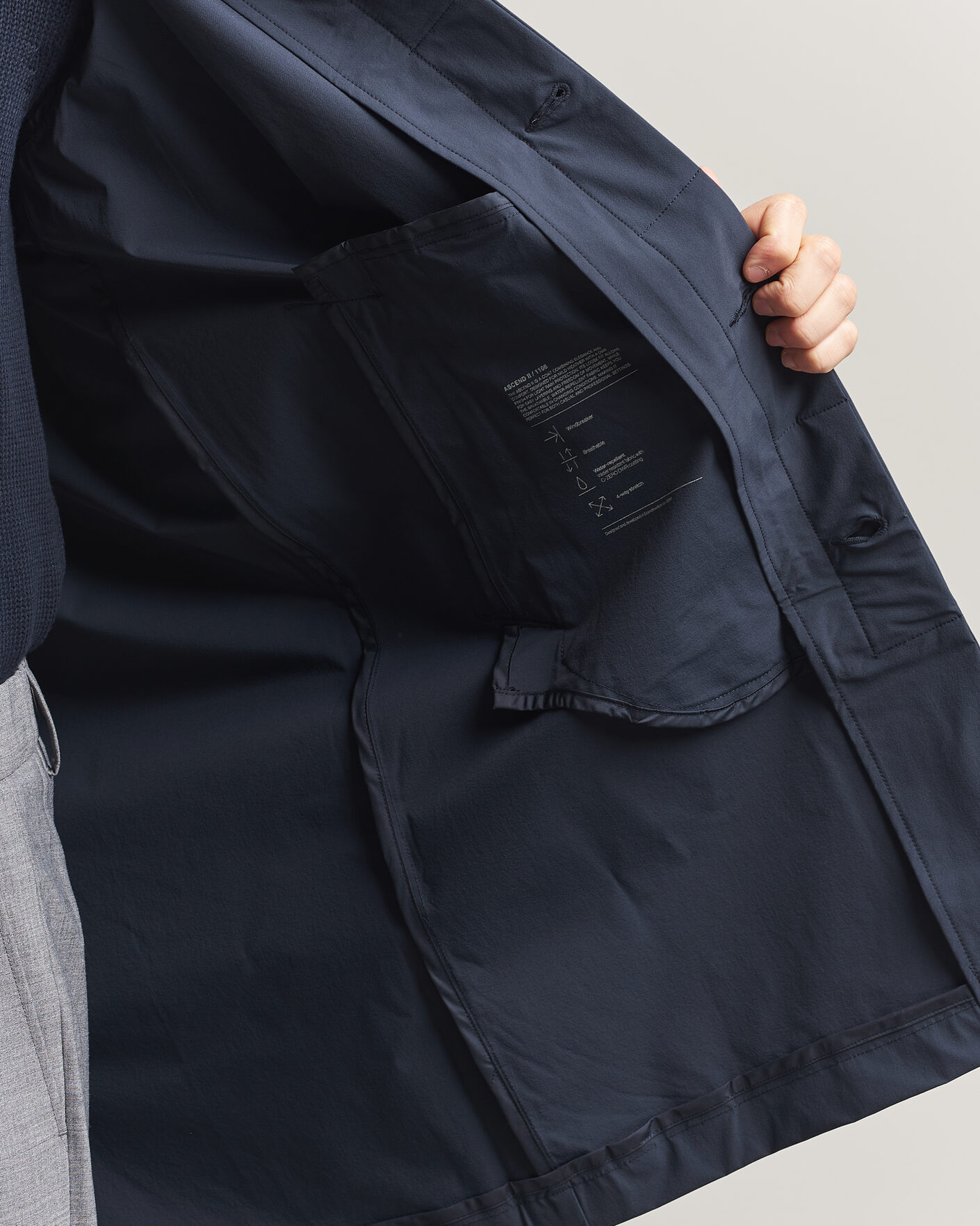 Mies | Takit | Scandinavian Edition | Ascend II Lightweight Coat Navy