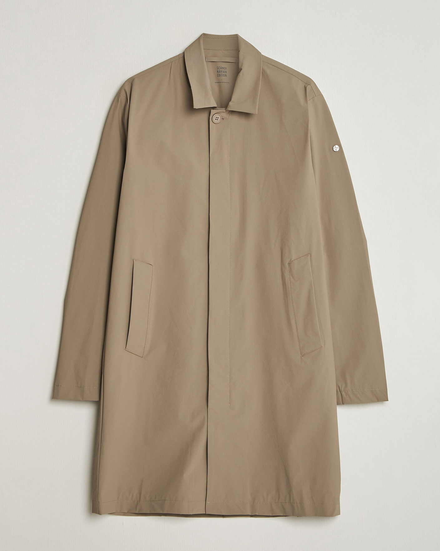 Mies | Takit | Scandinavian Edition | Ascend II Lightweight Coat Sand