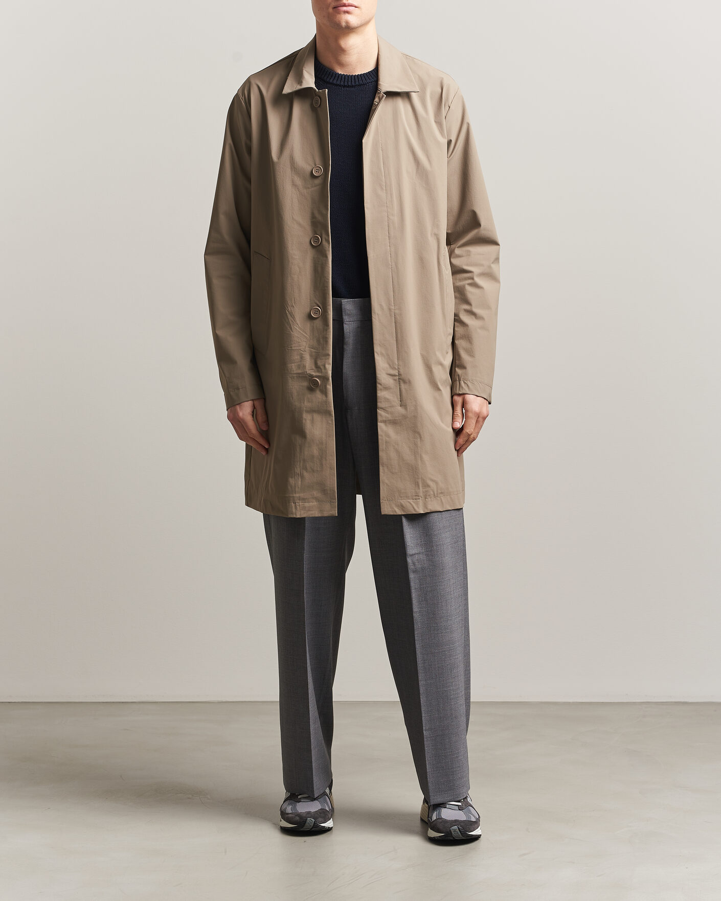 Mies | Takit | Scandinavian Edition | Ascend II Lightweight Coat Sand