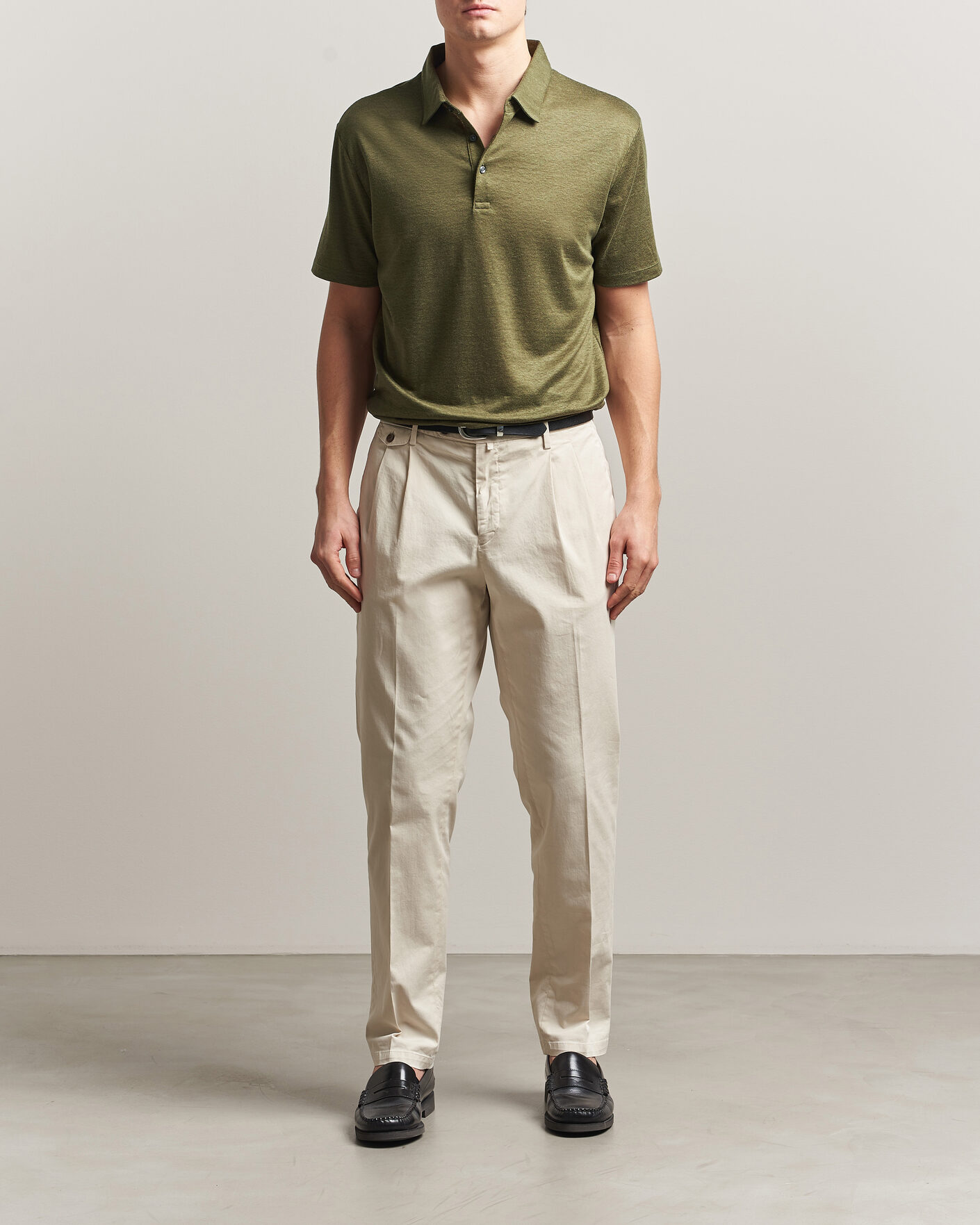 Mies | Pikeet | Charles Tyrwhitt | Short Sleeve Linen Polo Olive