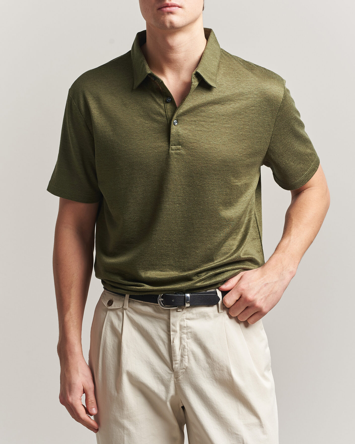 Mies | Pikeet | Charles Tyrwhitt | Short Sleeve Linen Polo Olive