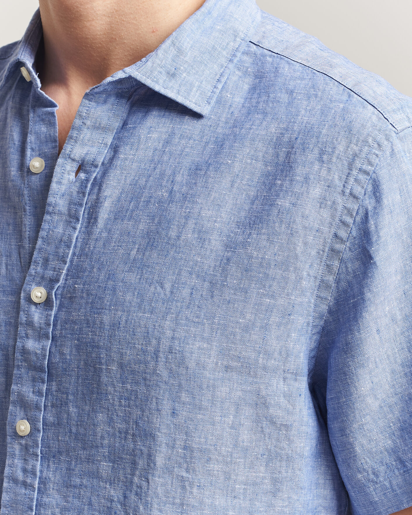 Mies | Kauluspaidat | Charles Tyrwhitt | Pure Linen Short Sleeve Slim Fit Shirt Cornflower Blue