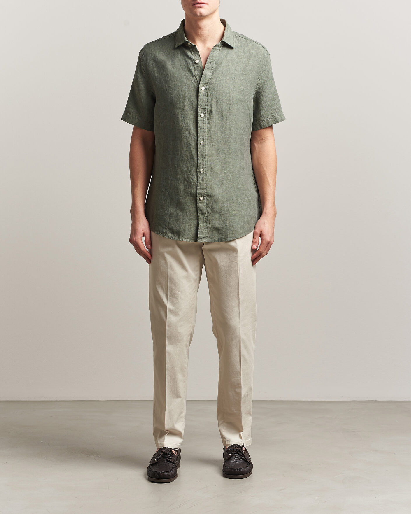 Mies | Kauluspaidat | Charles Tyrwhitt | Pure Linen Short Sleeve Slim Fit Shirt Olive