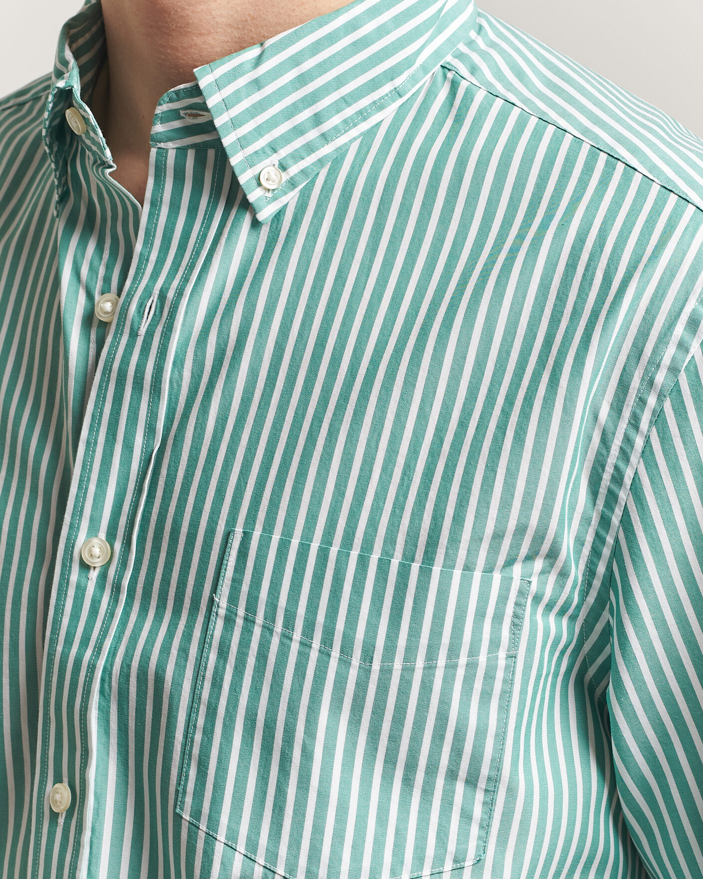 Mies | Kauluspaidat | Charles Tyrwhitt | Button Down Stretch Poplin Shirt Green Stripe