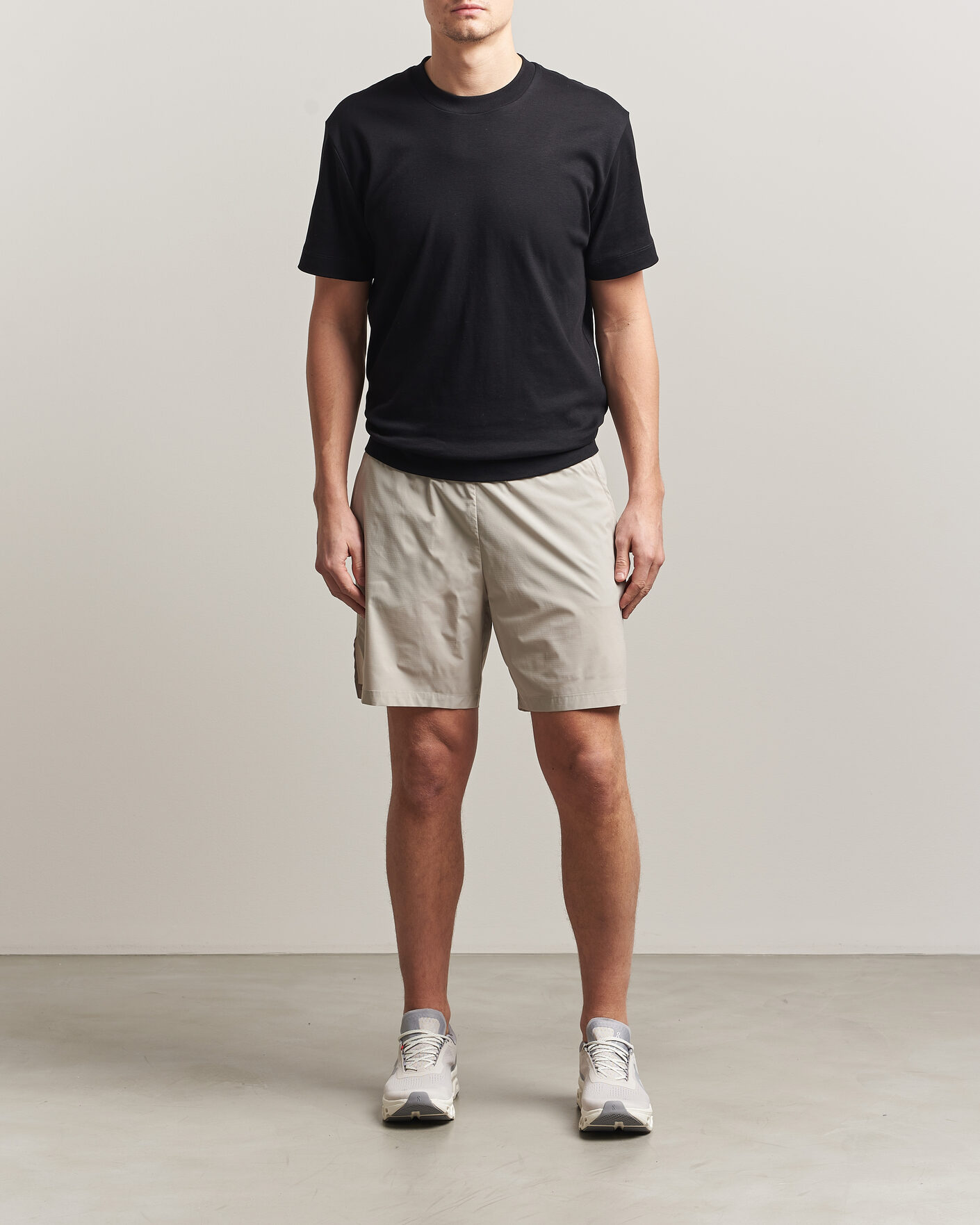 Mies | Shortsit | Houdini | Pace Light Shorts Greenish Grey