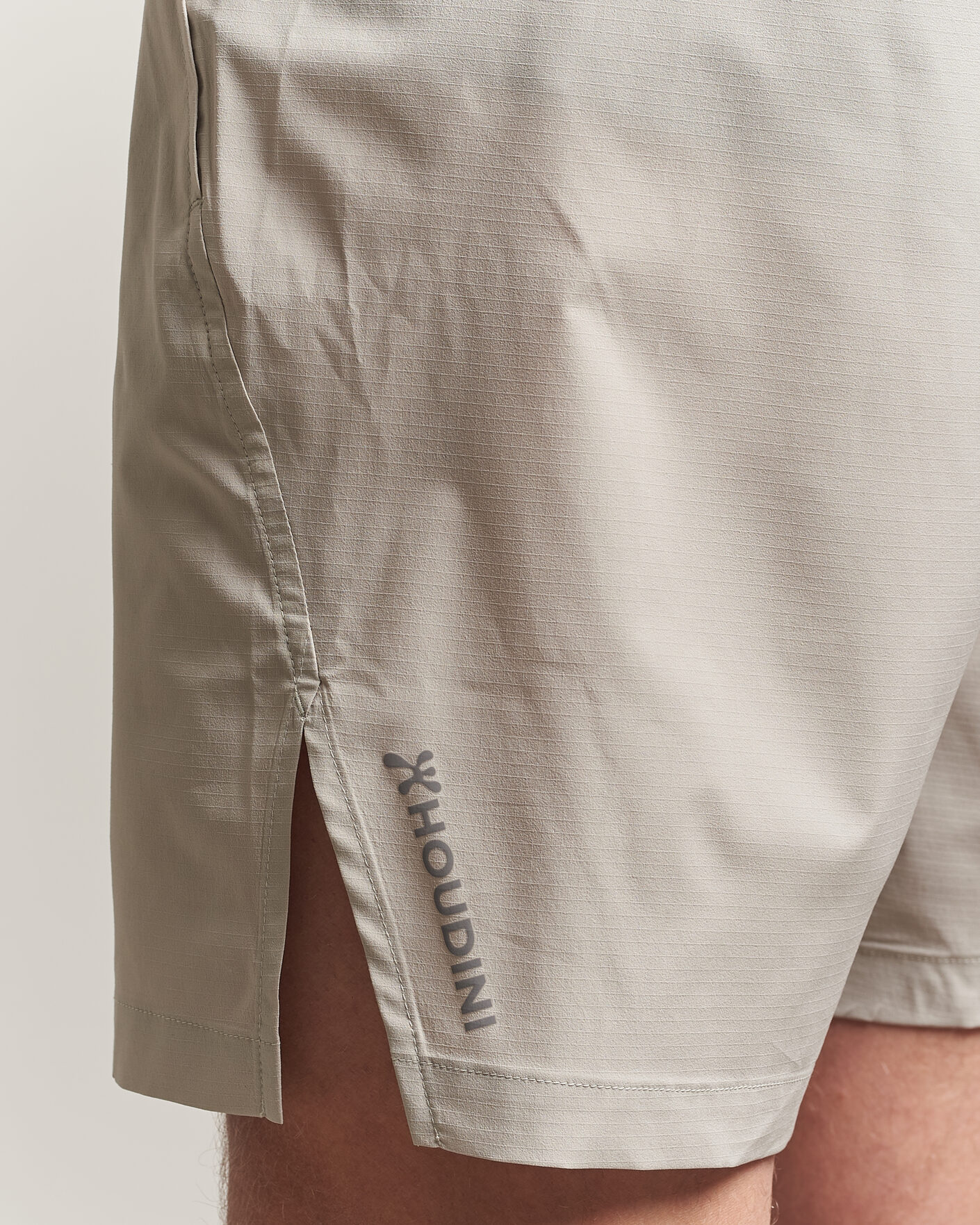 Mies | Shortsit | Houdini | Pace Light Shorts Greenish Grey