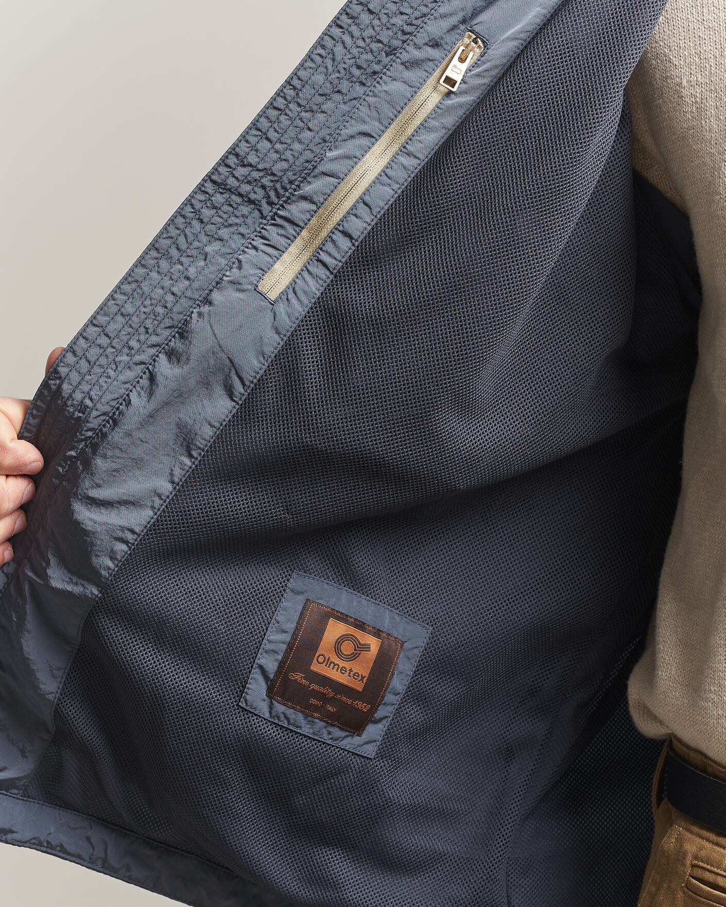 Mies | Takit | Woolrich | Shiny Nylon Hooded Jacket Grisaille