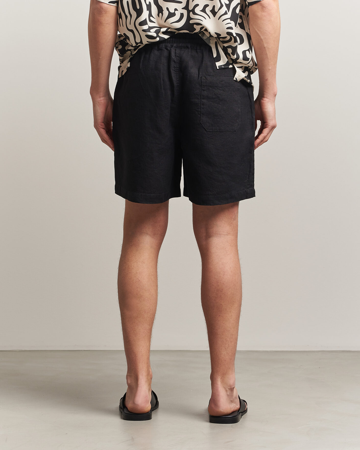 Mies | Shortsit | OAS | Porto Linen Shorts Black