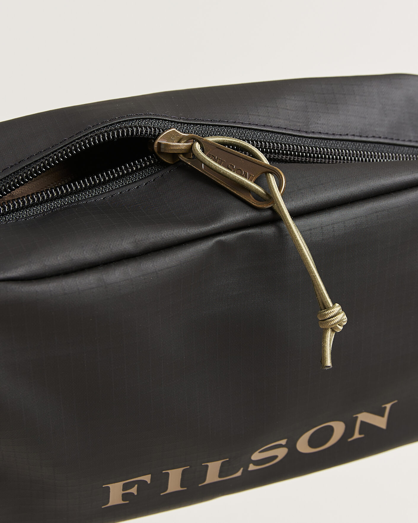 Mies | Laukut | Filson | All Weather Travel Pack Black