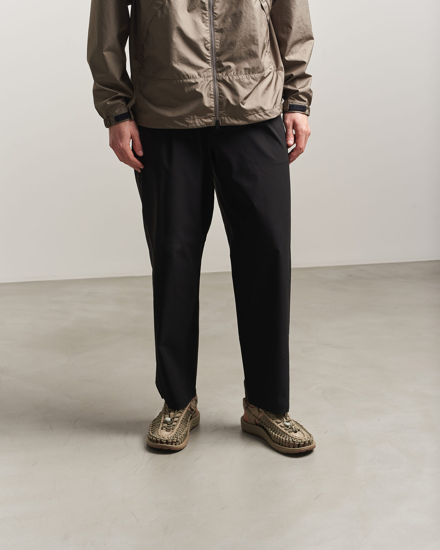 Mies | Sandaalit ja tohvelit | KEEN | Uneek Sneaker Sandal Timberwolf