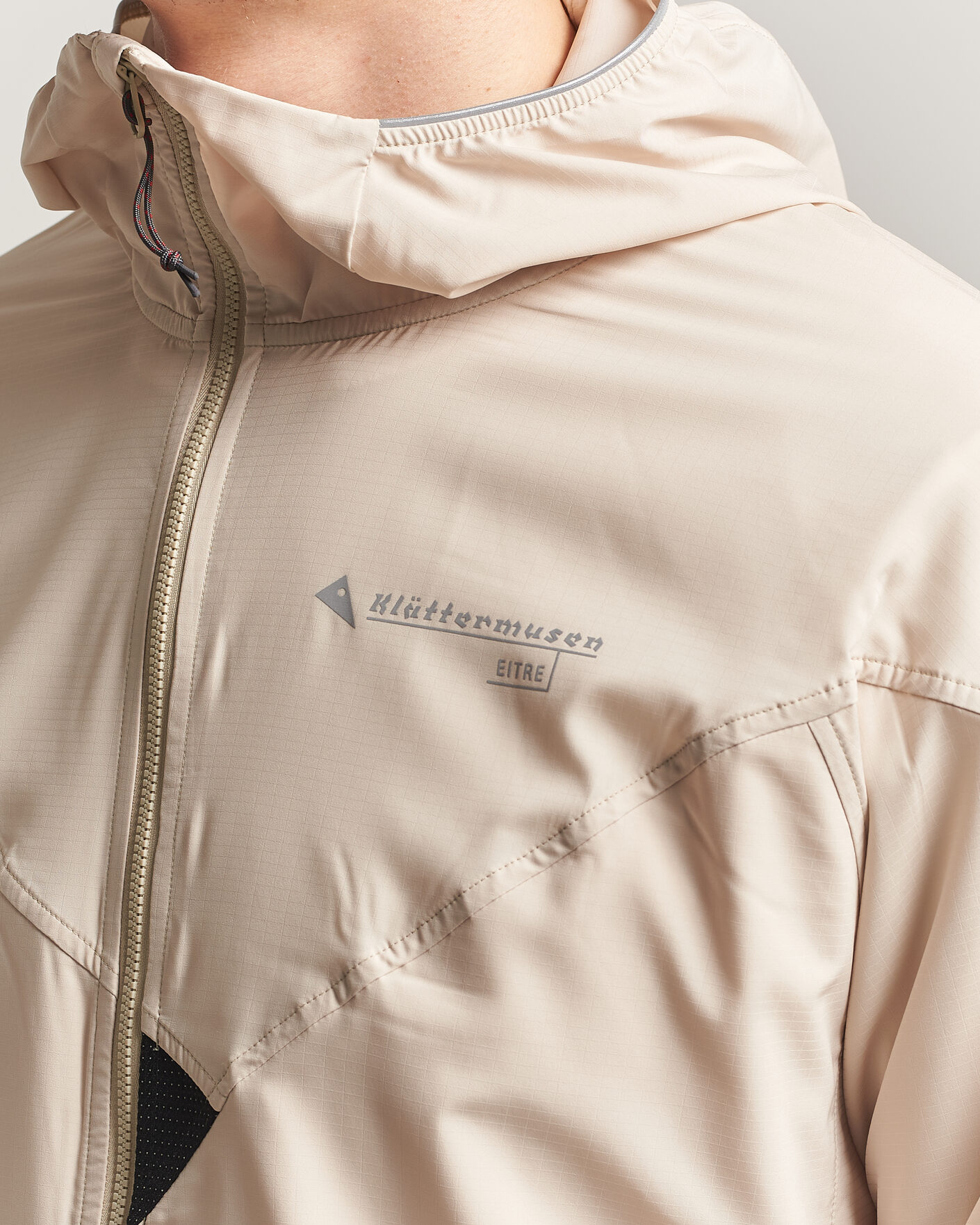 Mies | Takit | Klättermusen | Eitre Zip Hood Windbreaker Jacket Clay