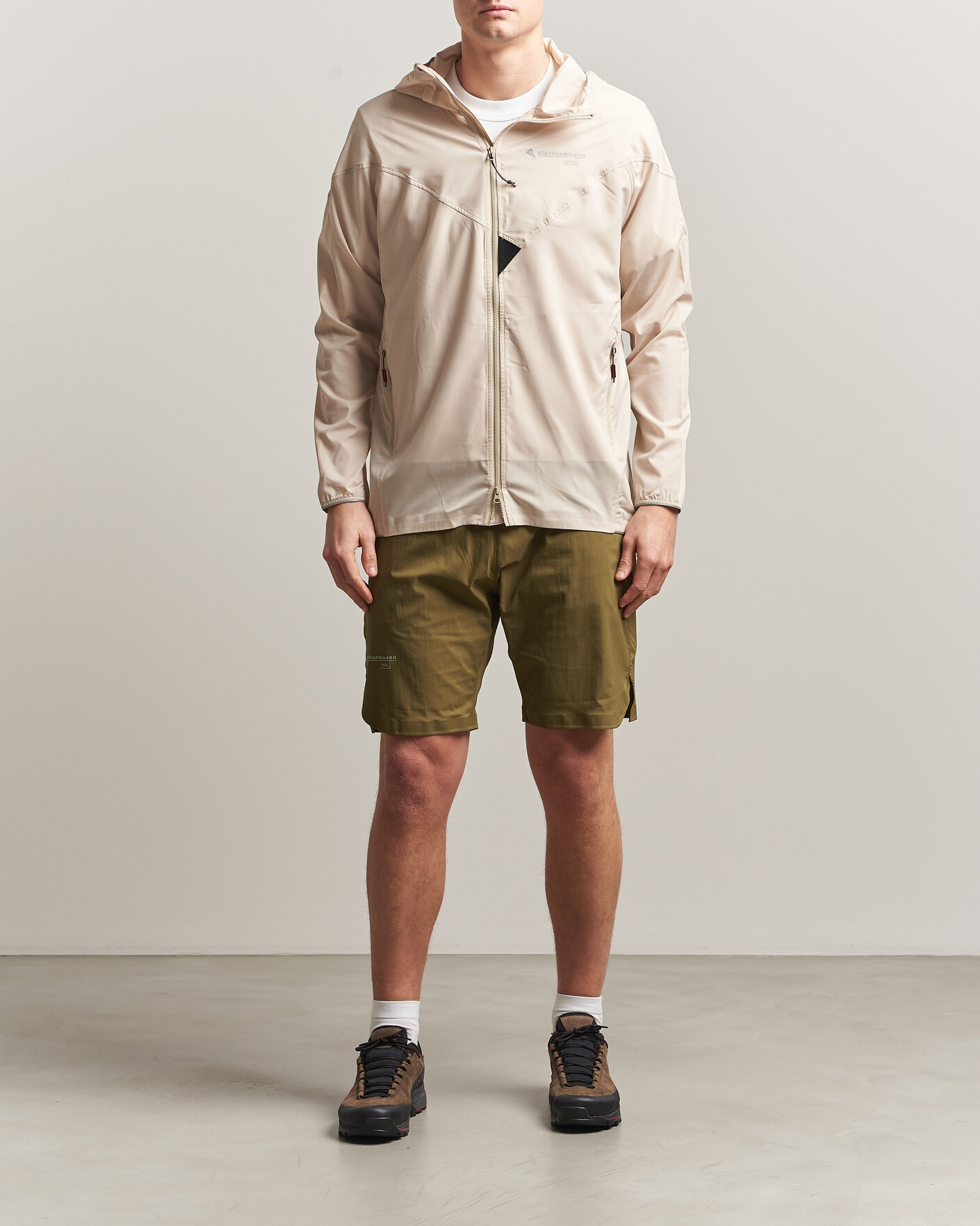 Mies | Shortsit | Klättermusen | Nal Windbreaker Shorts Olive