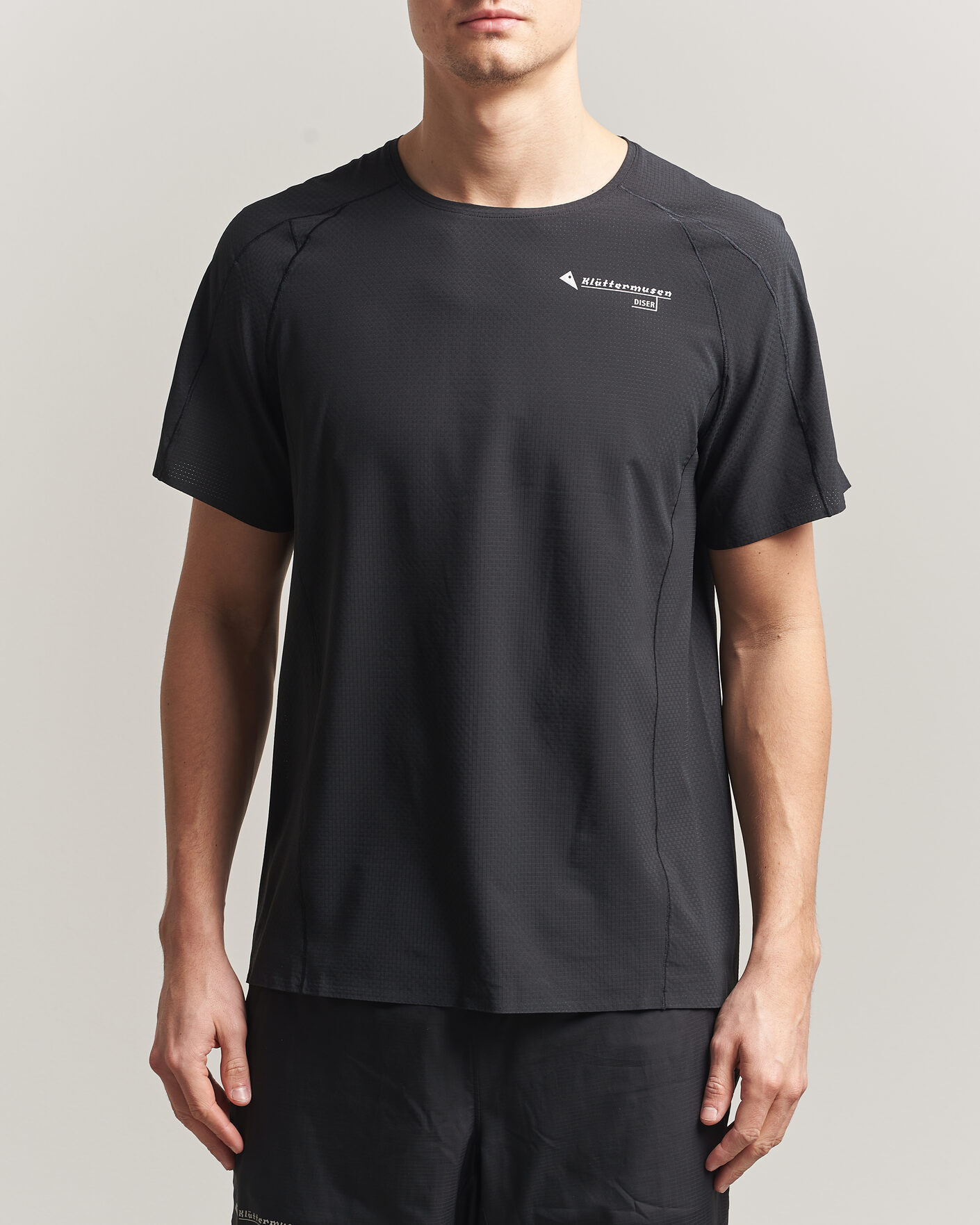 Mies | T-paidat | Klättermusen | Diser Lightweight T-Shirt Black