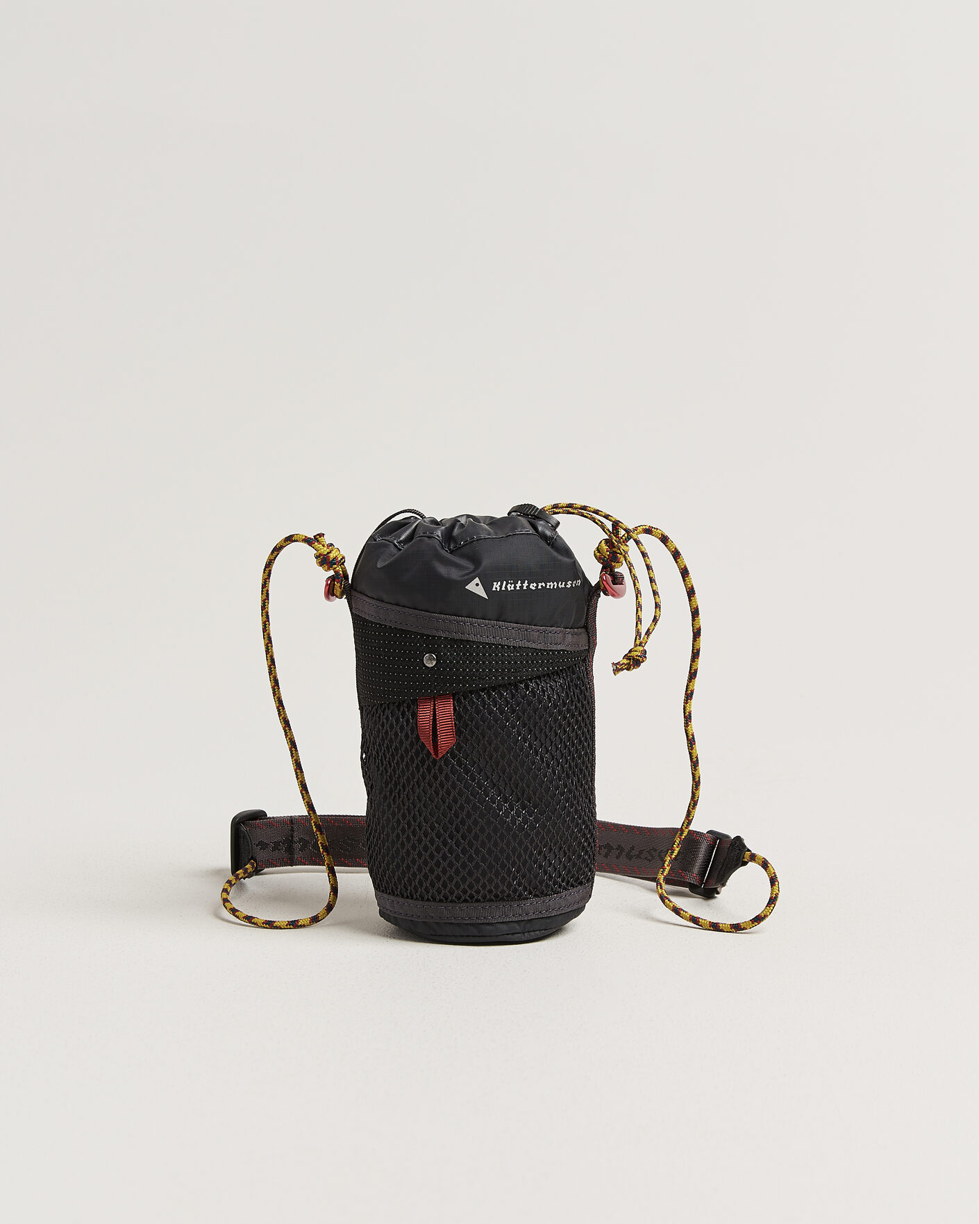 Mies | Laukut | Klättermusen | Algir Bottle Holder Bag Raven