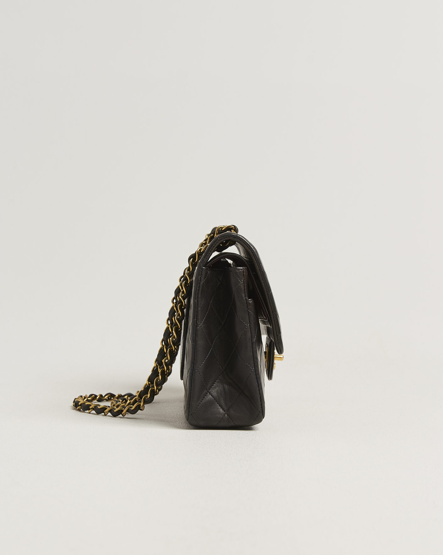 Mies | Pre-Owned & Vintage Bags | Chanel Pre-Owned | Classic Medium Double Flap Bag Black