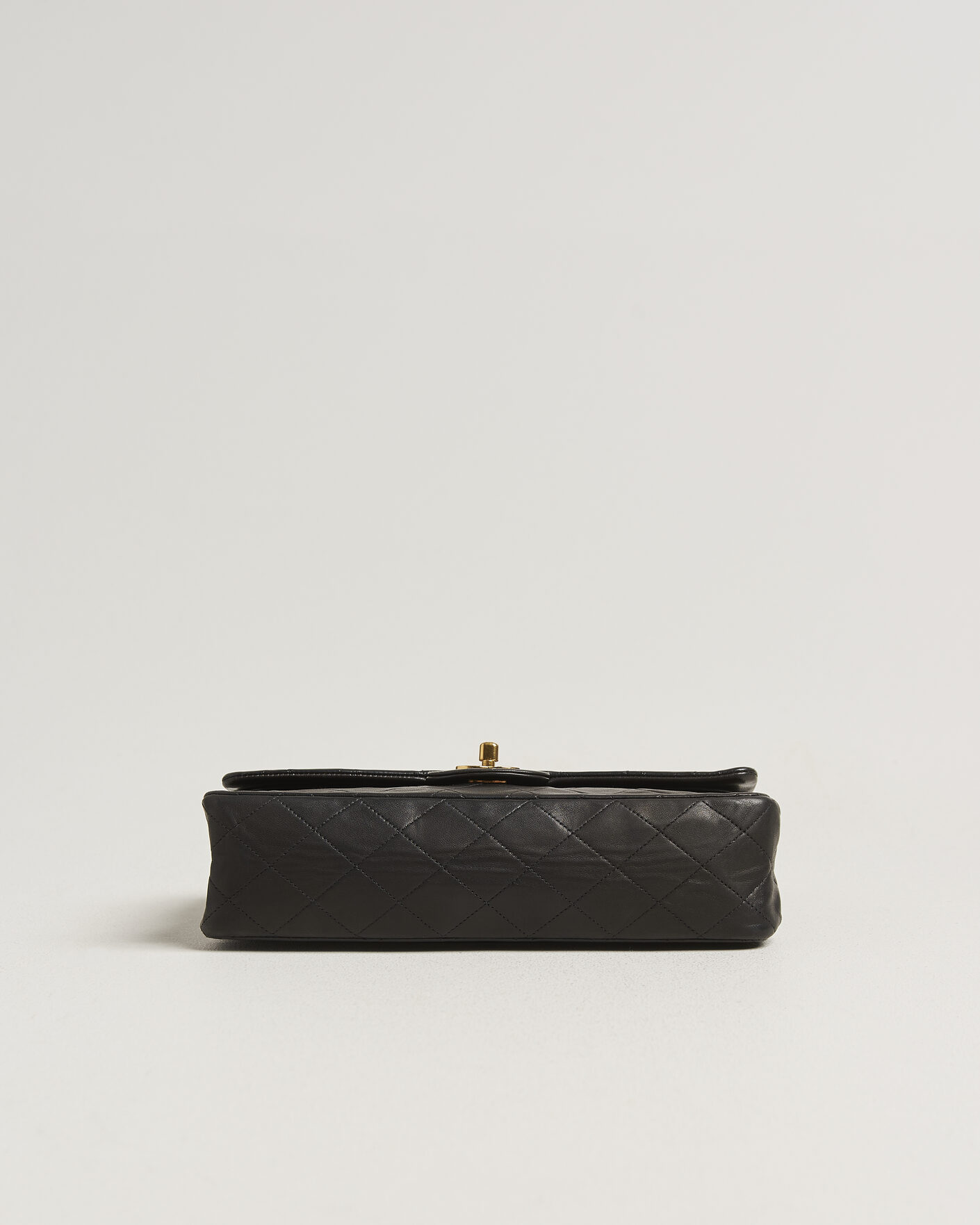 Mies | Pre-Owned & Vintage Bags | Chanel Pre-Owned | Classic Medium Double Flap Bag Black