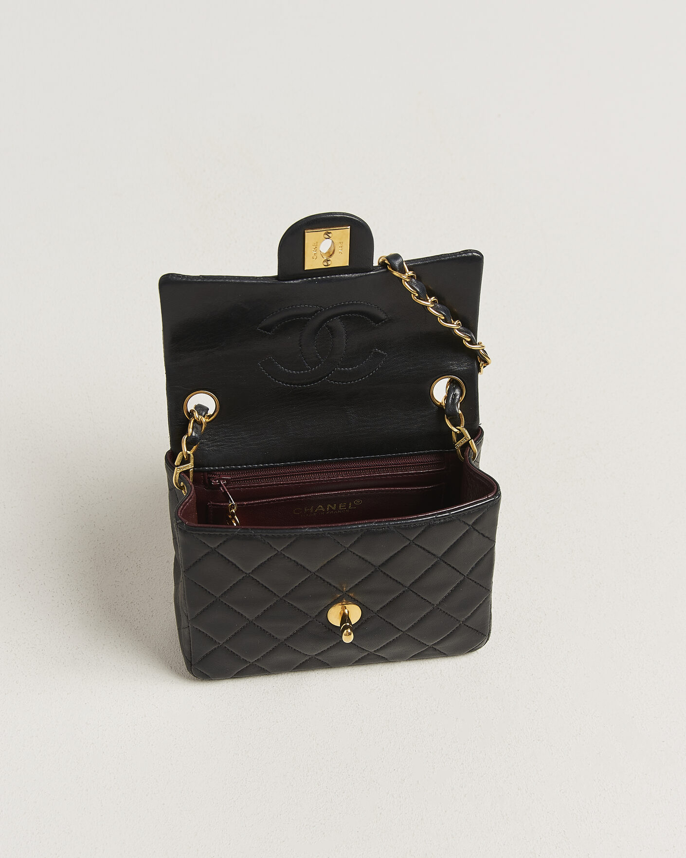 Mies | Pre-Owned & Vintage Bags | Chanel Pre-Owned | Classic Mini Single Flap Square Bag Black