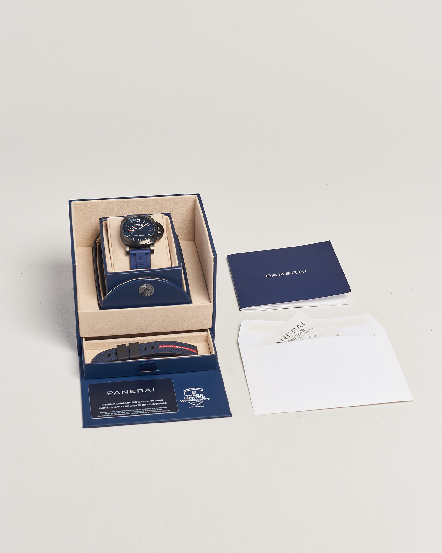 Mies | Pre-Owned & Vintage Watches | Panerai Pre-Owned | Luna Rossa 40 