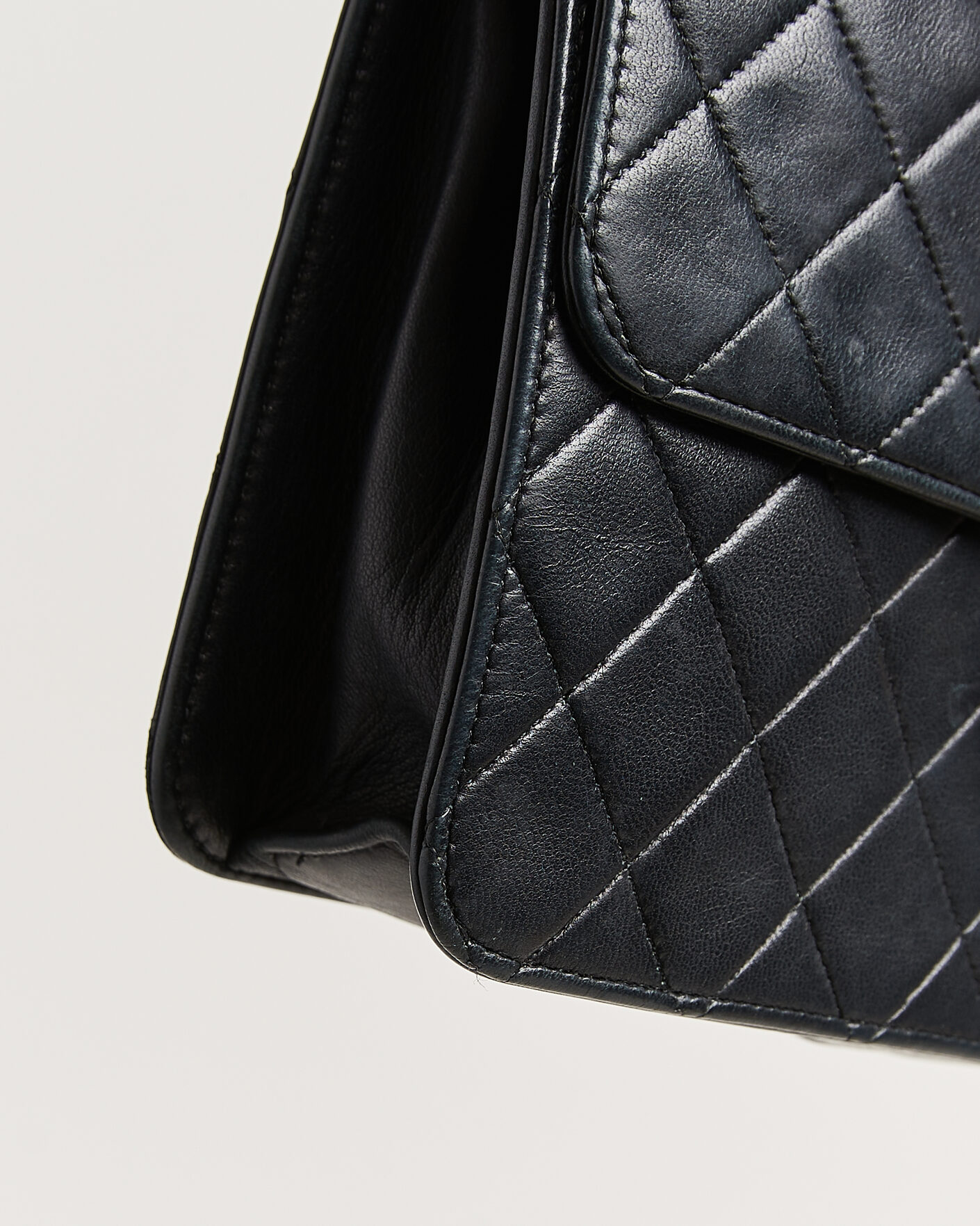 Mies | Pre-Owned & Vintage Bags | Chanel Pre-Owned | Single Flap Bag Black