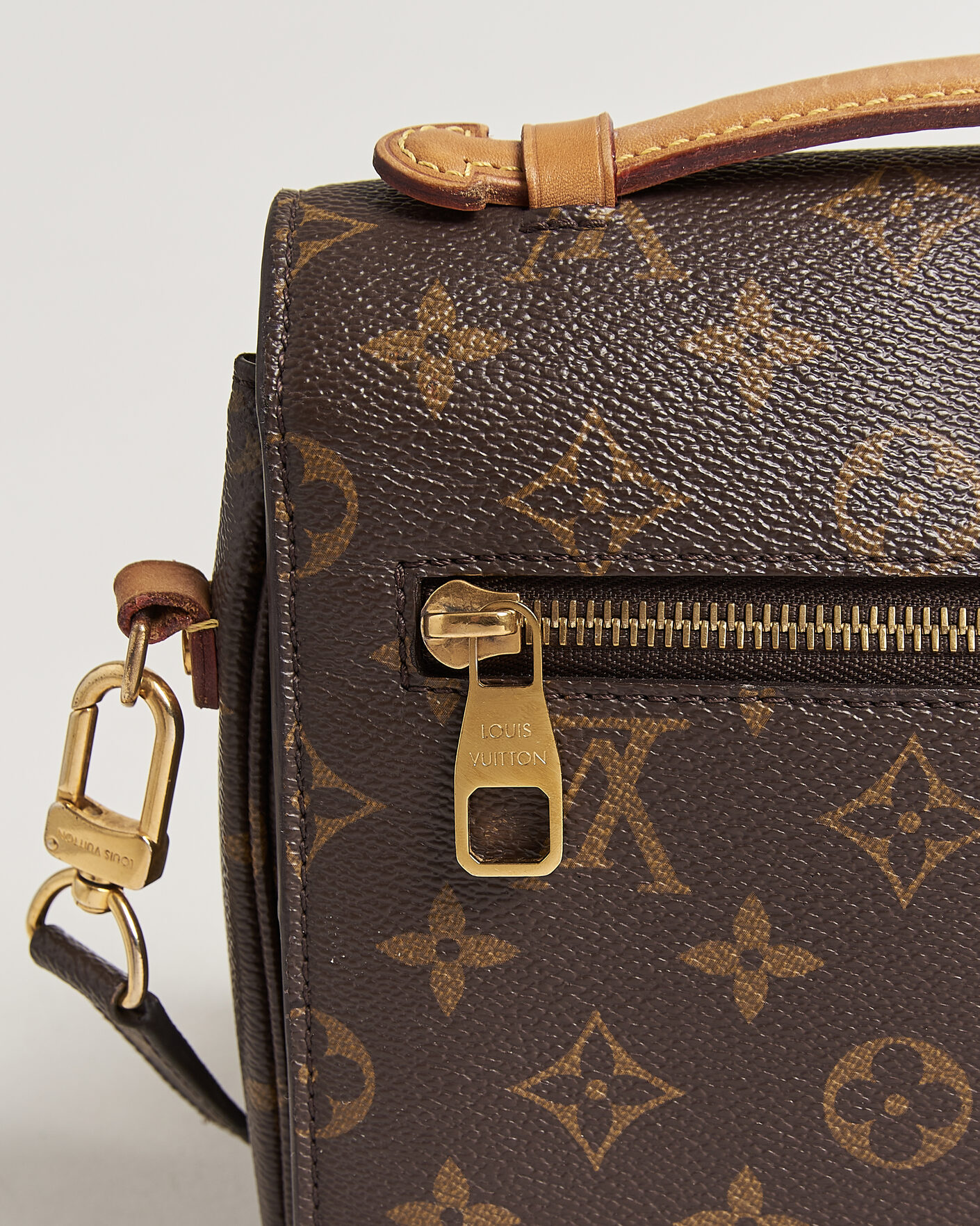 Mies | Pre-Owned & Vintage Bags | Louis Vuitton Pre-Owned | Pochette Métis Monogram