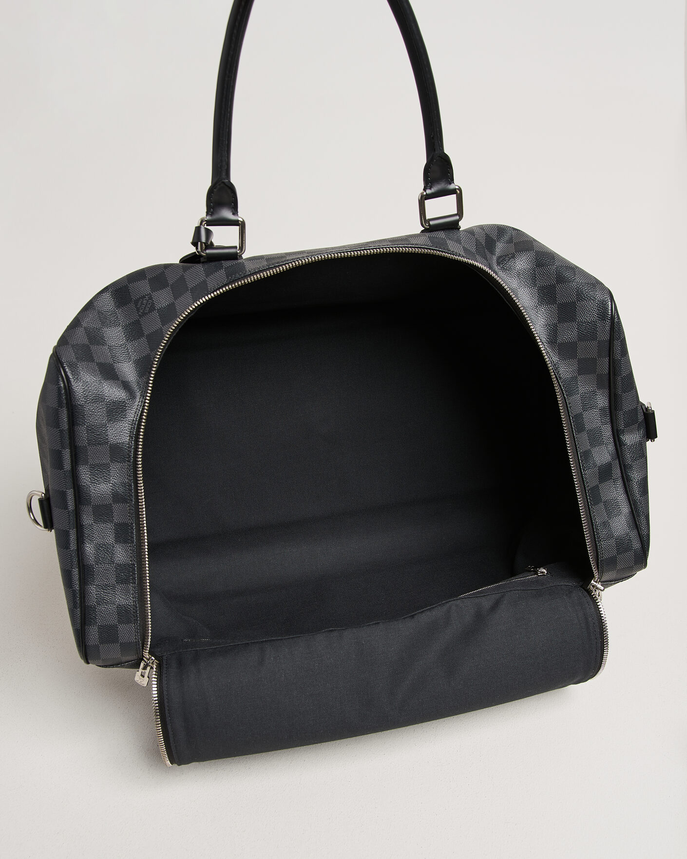 Mies | Pre-Owned & Vintage Bags | Louis Vuitton Pre-Owned | Roadster 50 Damier Graphite