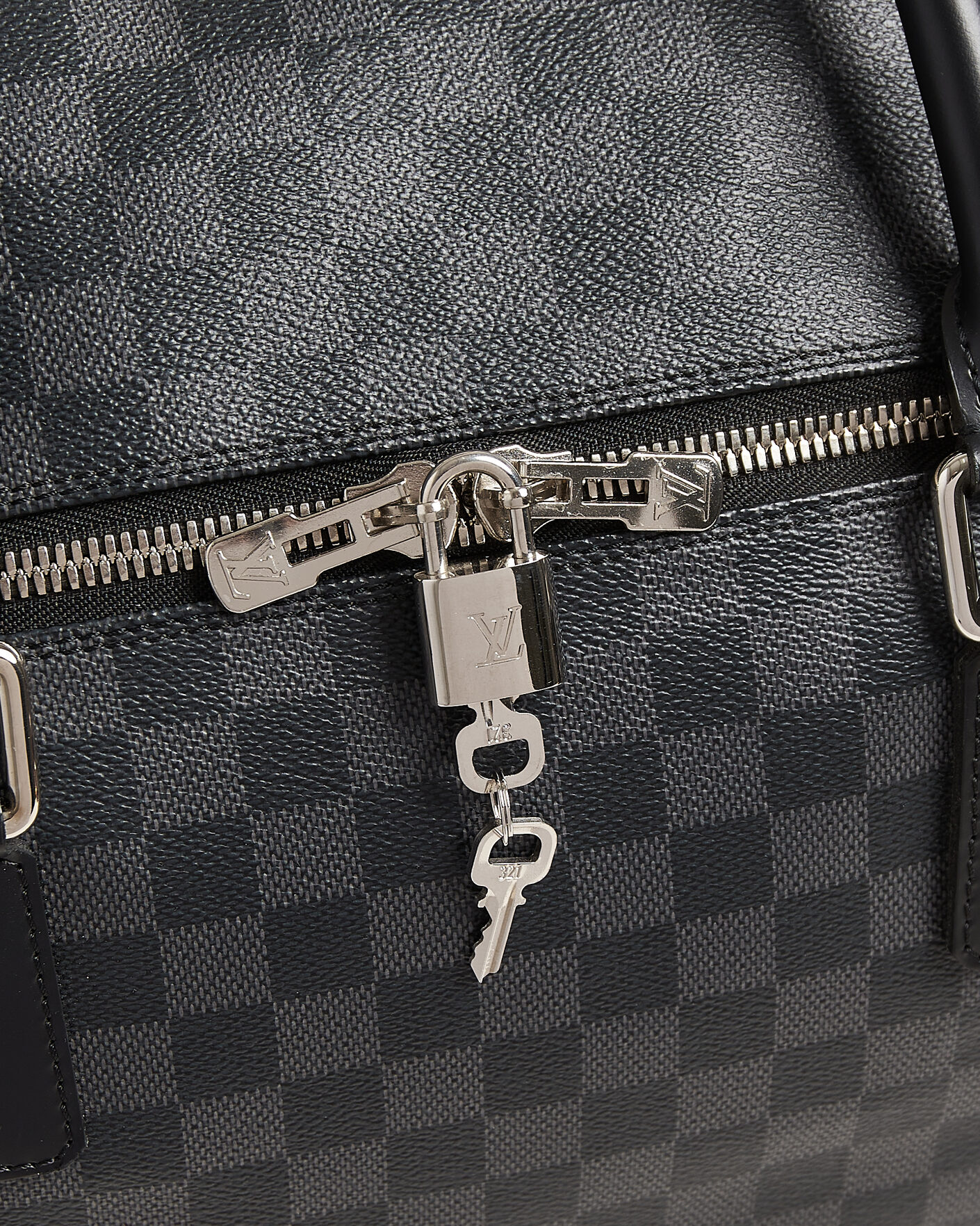 Mies | Pre-Owned & Vintage Bags | Louis Vuitton Pre-Owned | Roadster 50 Damier Graphite
