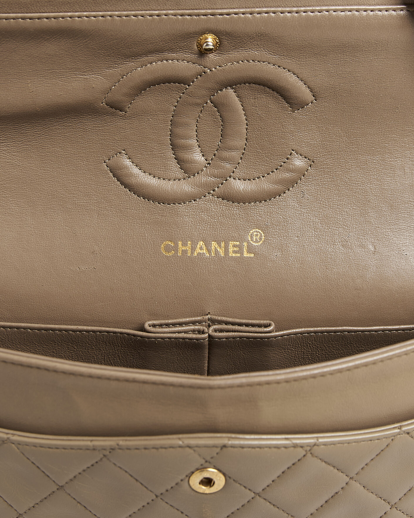 Mies | Pre-Owned & Vintage Bags | Chanel Pre-Owned | Classic Medium Double Flap Bag Lambskin Beige