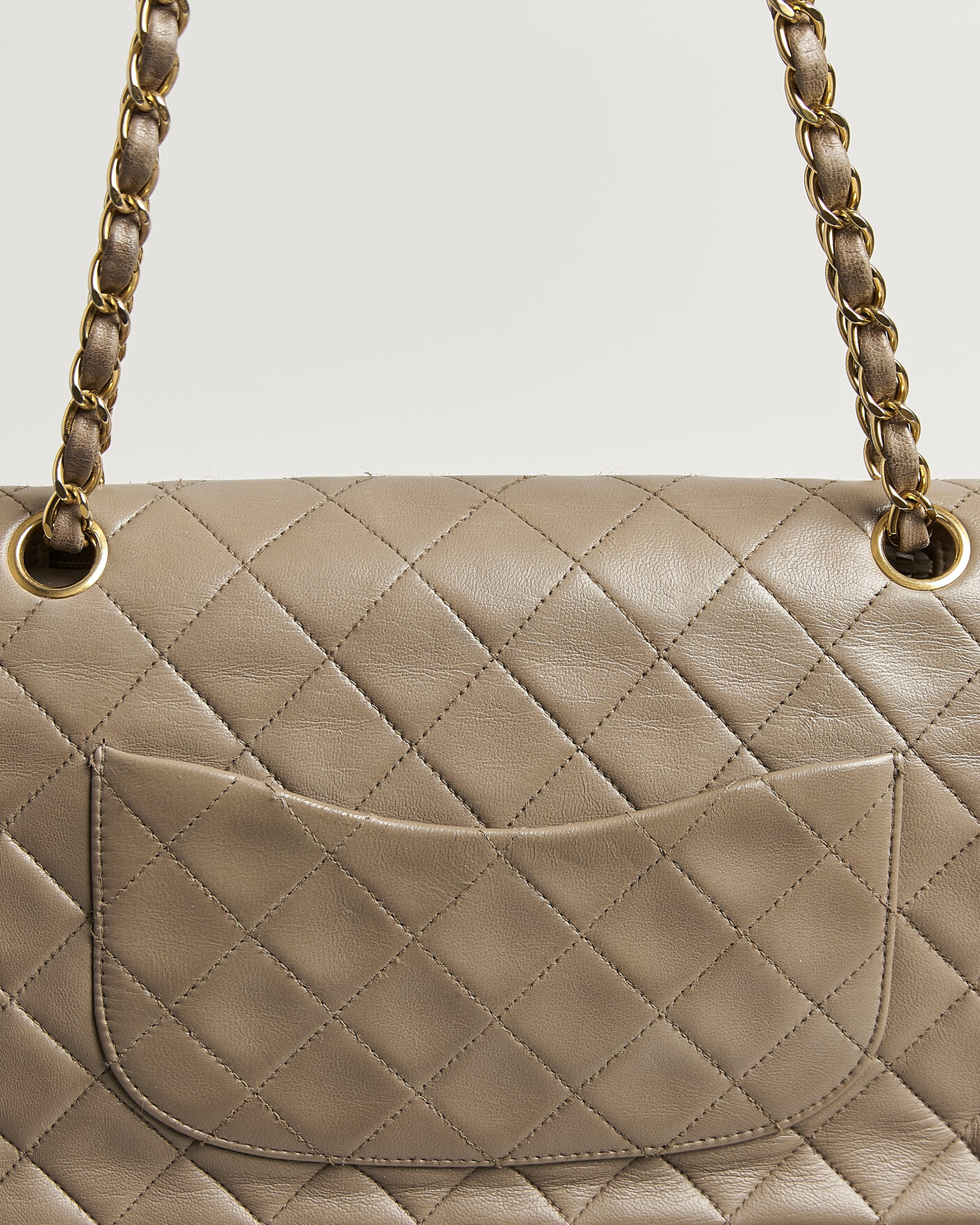 Mies | Pre-Owned & Vintage Bags | Chanel Pre-Owned | Classic Medium Double Flap Bag Lambskin Beige
