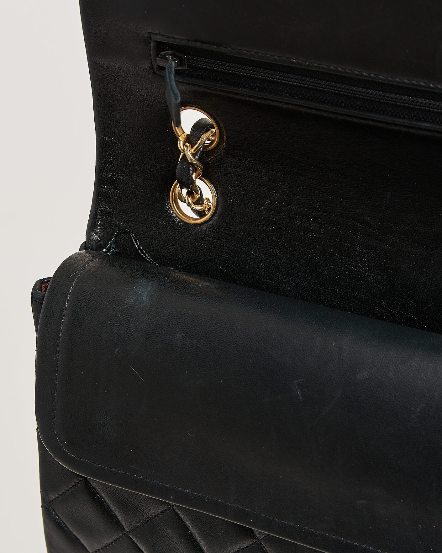 Mies | Pre-Owned & Vintage Bags | Chanel Pre-Owned | Classic Medium Double Flap Bag Lambskin Black