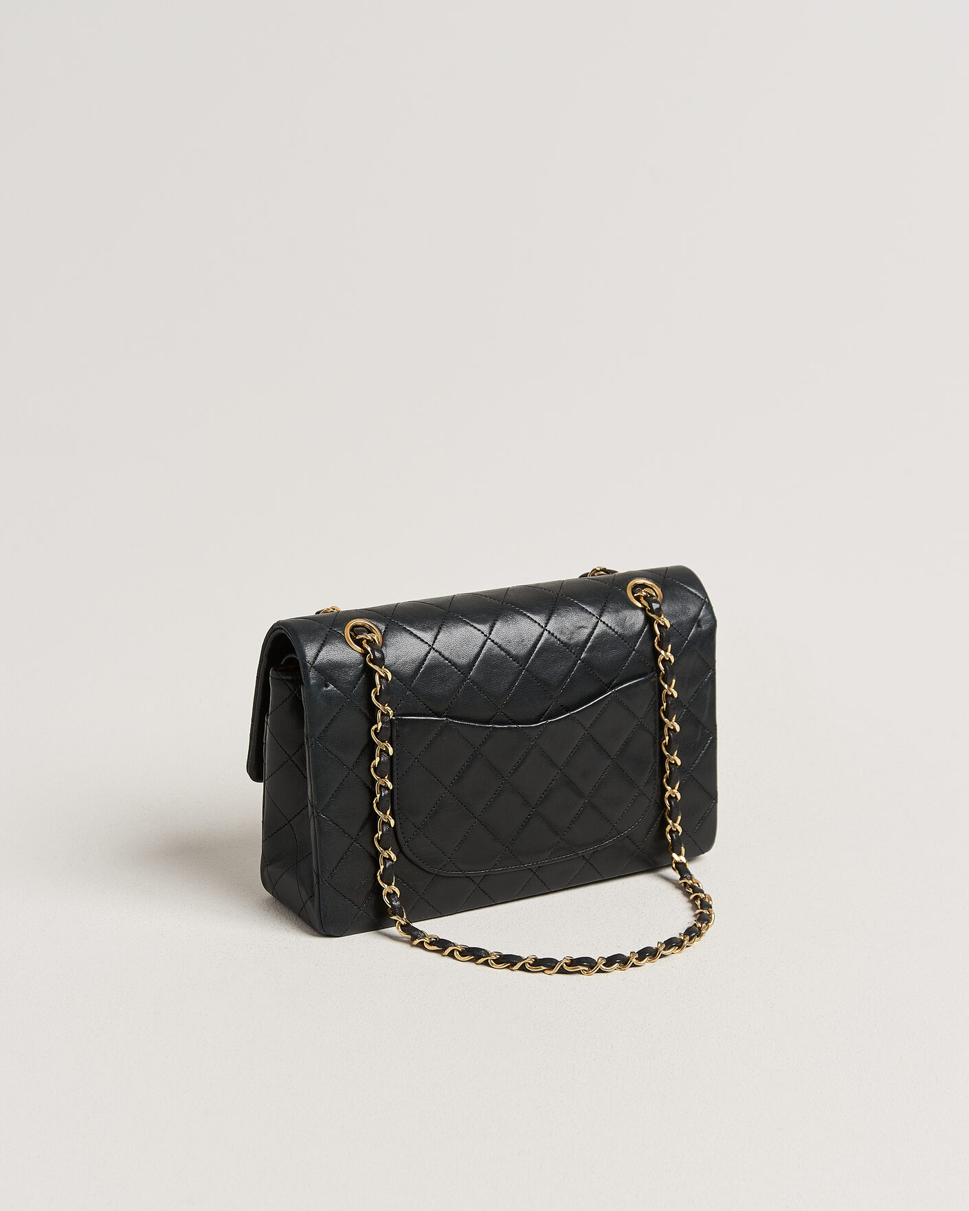 Mies | Pre-Owned & Vintage Bags | Chanel Pre-Owned | Classic Medium Double Flap Bag Lambskin Black