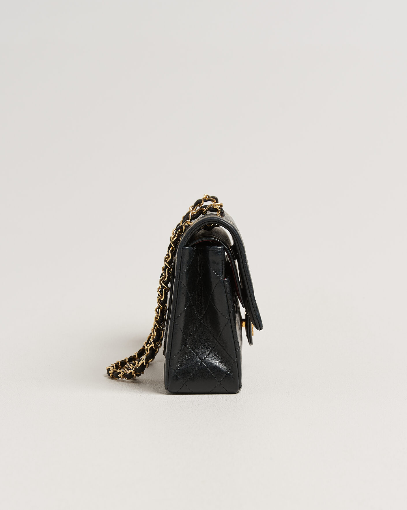 Mies | Pre-Owned & Vintage Bags | Chanel Pre-Owned | Classic Medium Double Flap Bag Lambskin Black