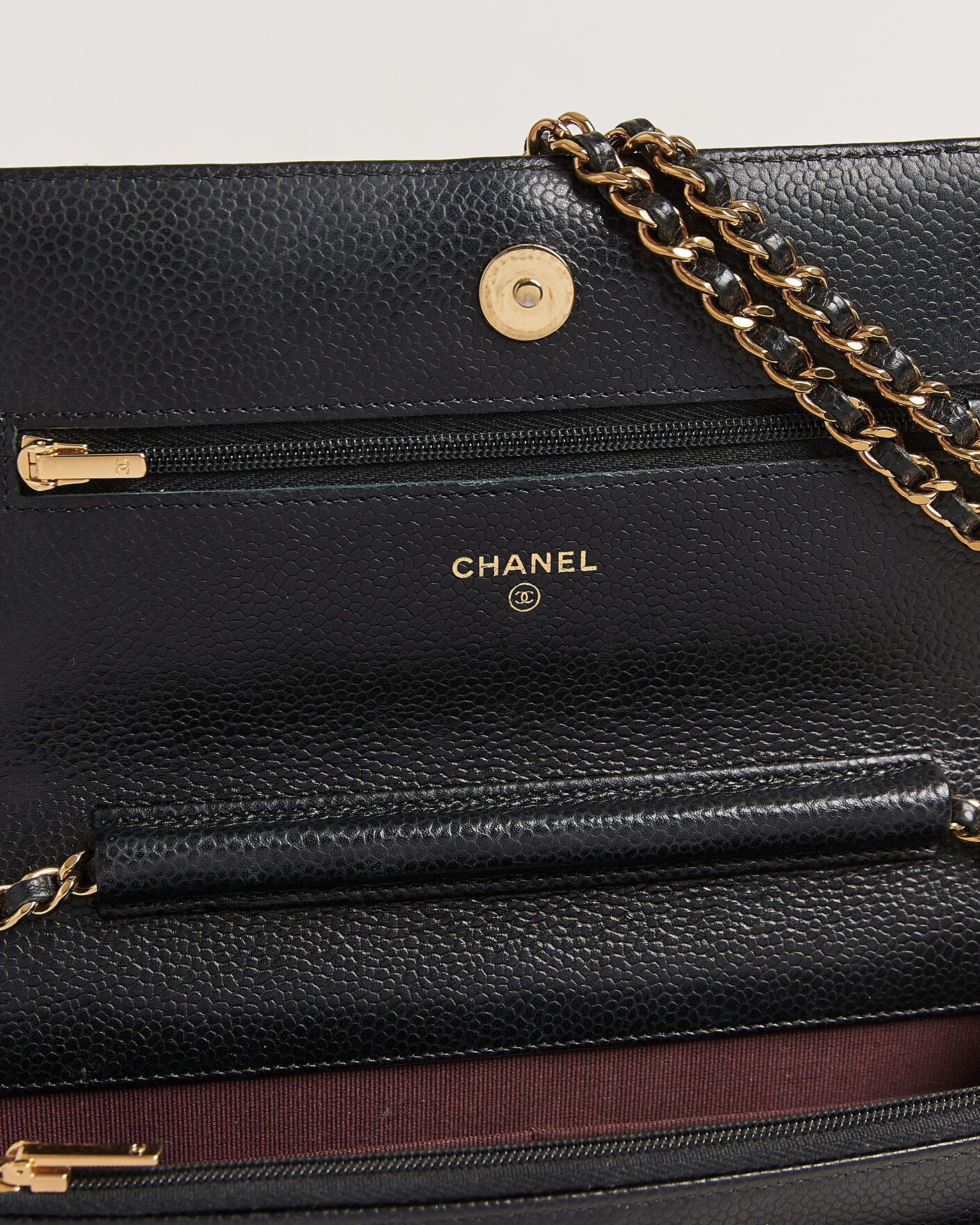 Mies | Pre-Owned & Vintage Bags | Chanel Pre-Owned | Wallet On Chain Caviar Leather Black