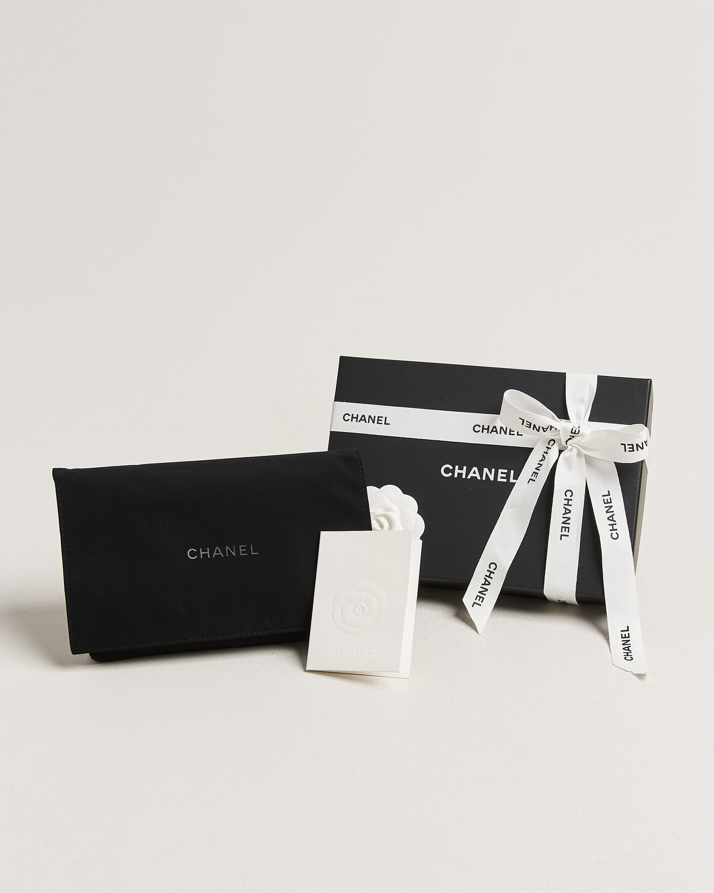 Mies | Pre-Owned & Vintage Bags | Chanel Pre-Owned | Wallet On Chain Caviar Leather Black