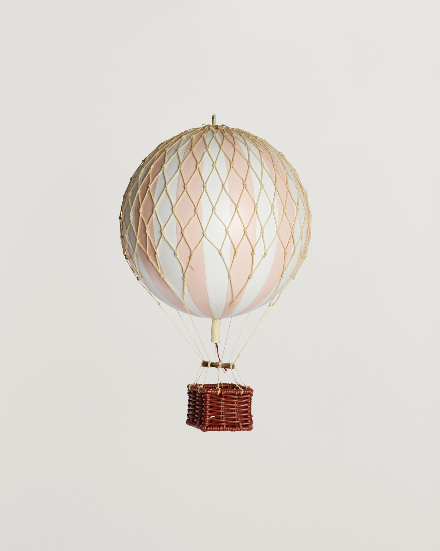 Mies | Kotiin | Authentic Models | Travels Light Led Balloon