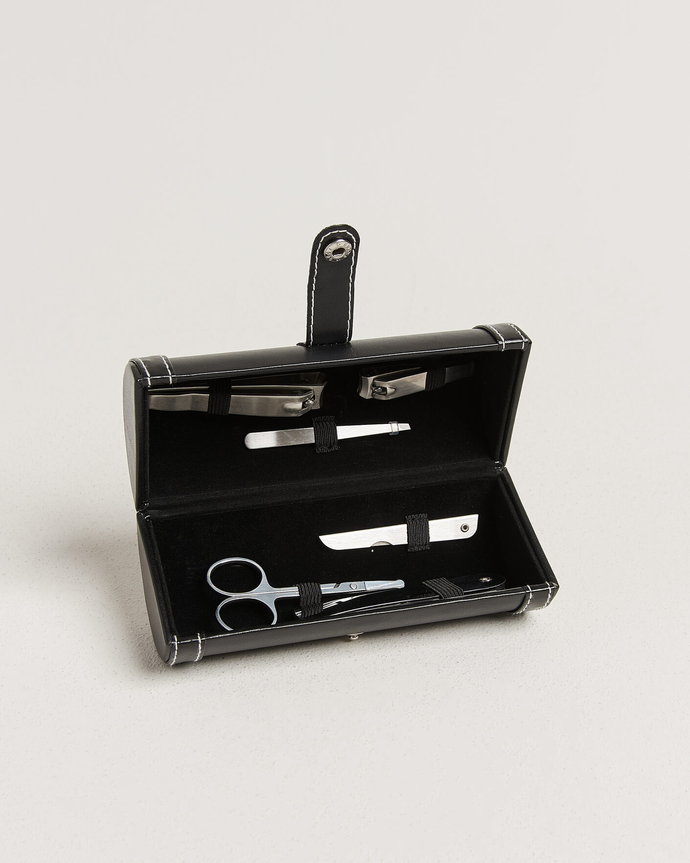 Mies | Kotiin | Authentic Models | Grooming Kit