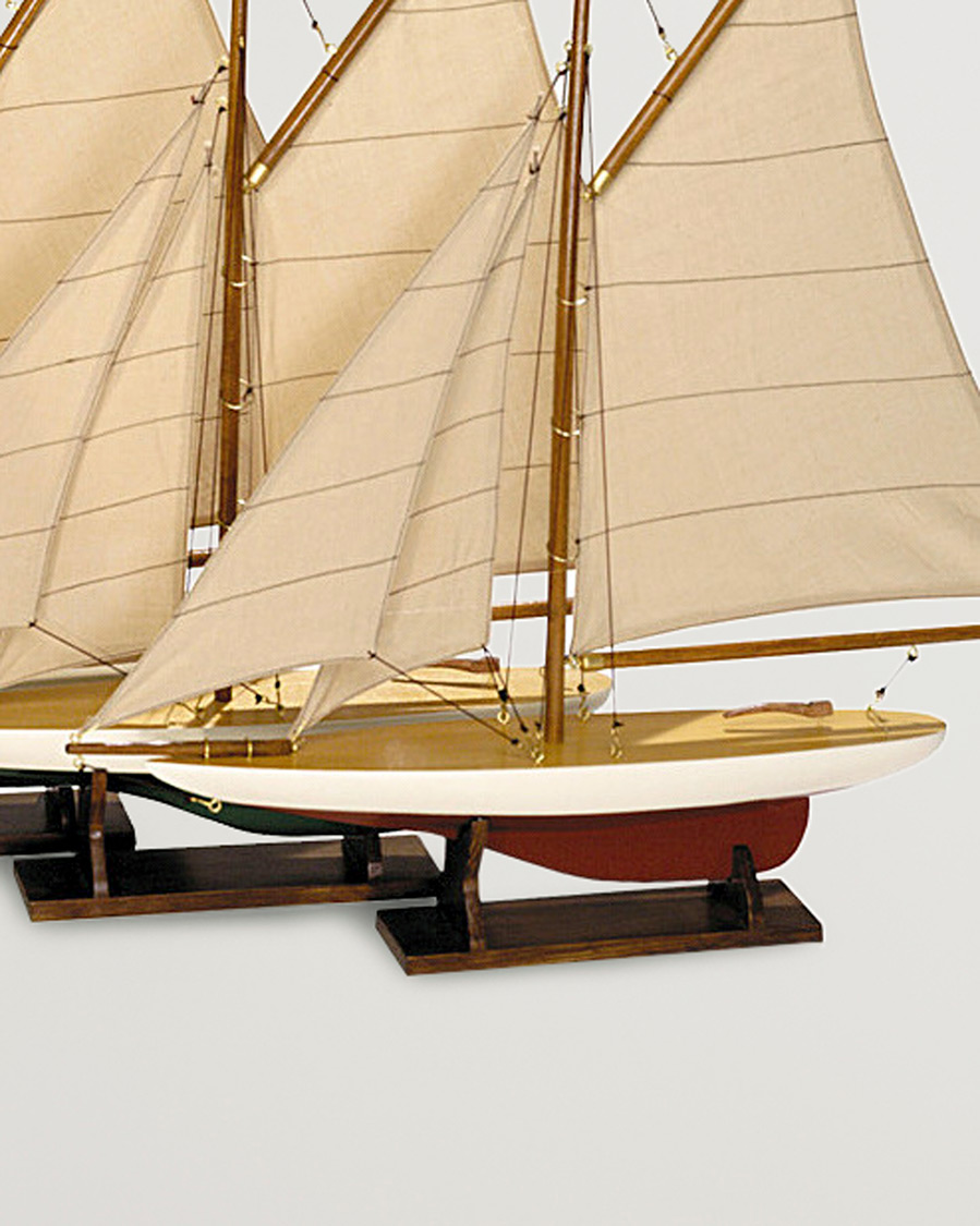 Mies | Kotiin | Authentic Models | Mini Pond Yachts 