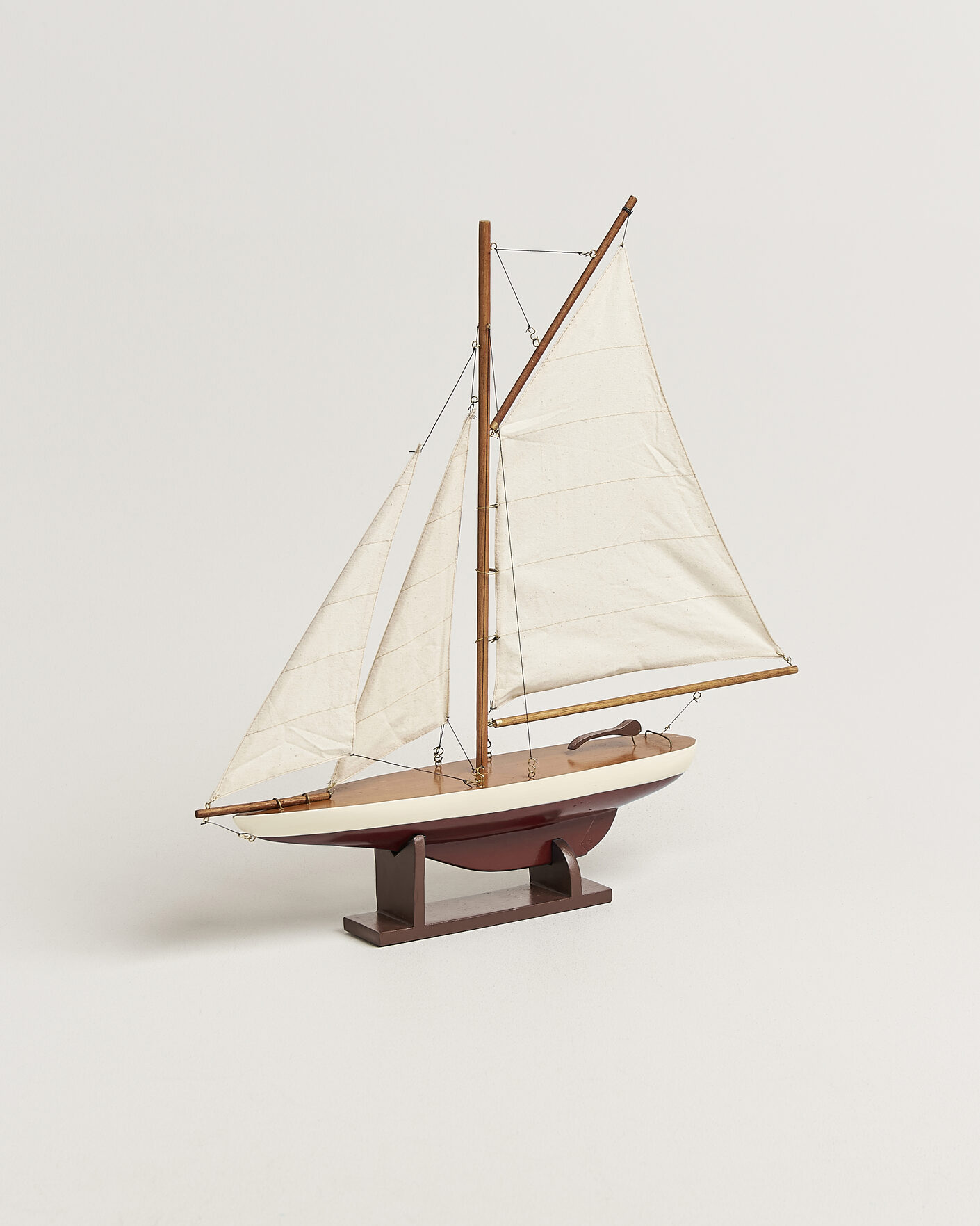 Mies | Kotiin | Authentic Models | Mini Pond Yachts 