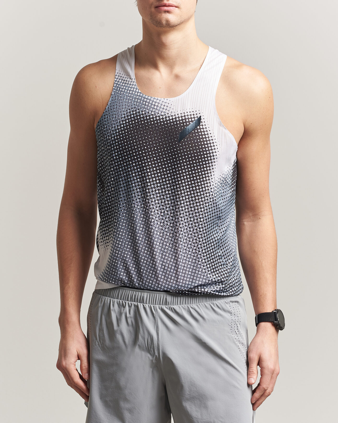 Mies | T-paidat | SOAR Running | Race Vest Black/White