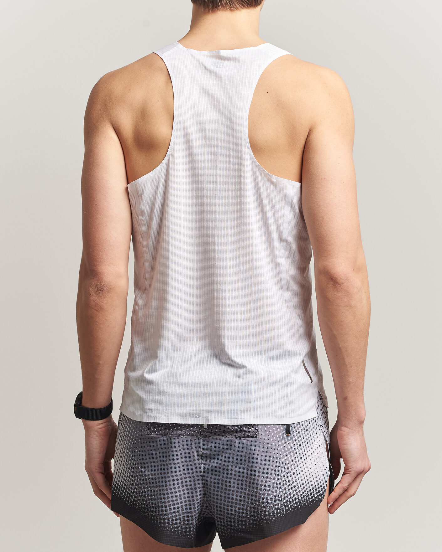 Mies | T-paidat | SOAR Running | Race Vest White